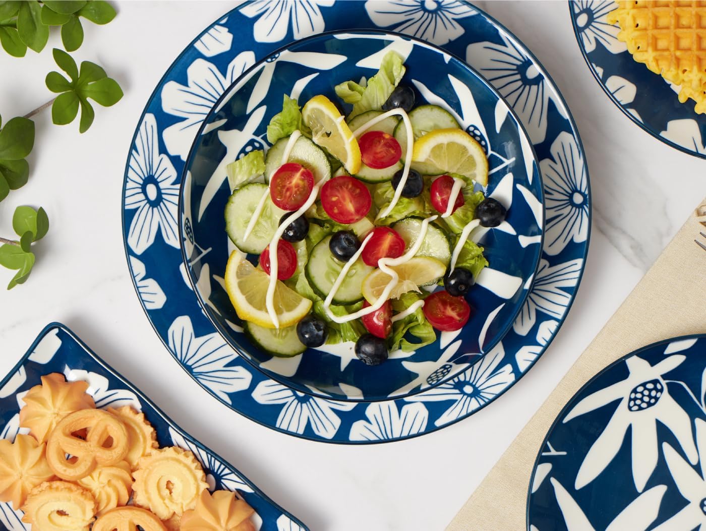 ONEMORE Ceramic Pasta Bowls Set of 4, 36 oz Salad Bowls, Large Kitchen Shallow Bowls Set-Vintage Blue Floral Pattern, Oven Microwave Dishwasher Safe, Scratch Resistant