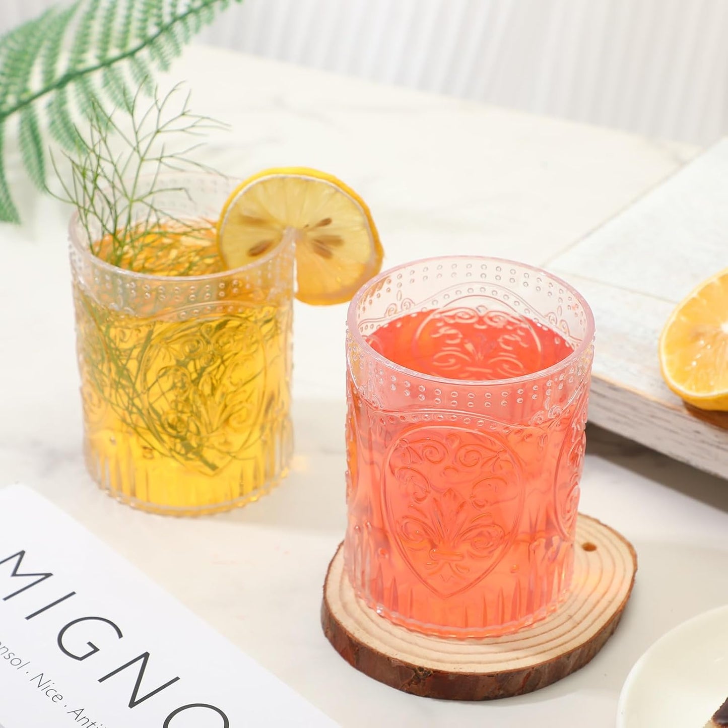 100 Plastic Vintage Drinking Glasses 8.5oz Stemless Retro Embossed Wine Glasses Shatterproof Reusable Cups for Baby Shower Wedding Reception Grand Event Party (Clear)