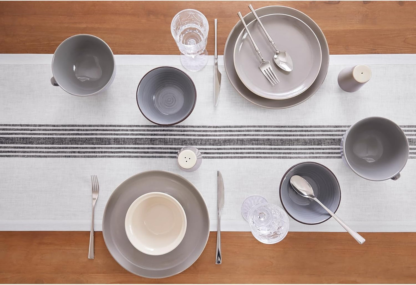 Solino Home Linen Table Runner 108 Inches Long - 100% Pure Linen Black and White Farmhouse Table Runner 18 x 108 Inch for Dining, Fall, Autumn, Halloween, Thanksgiving