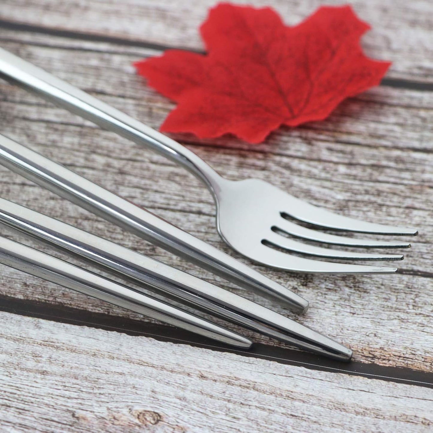 JASHII 20 Pieces Flatware Set, 18/10 Stainless Steel Utensils, Service for 4, Heavy Duty Silverware Gift, Dishwasher Safe, Mirror Polished Dinner Knife, Fork, Spoon for Restaurant (Silver)