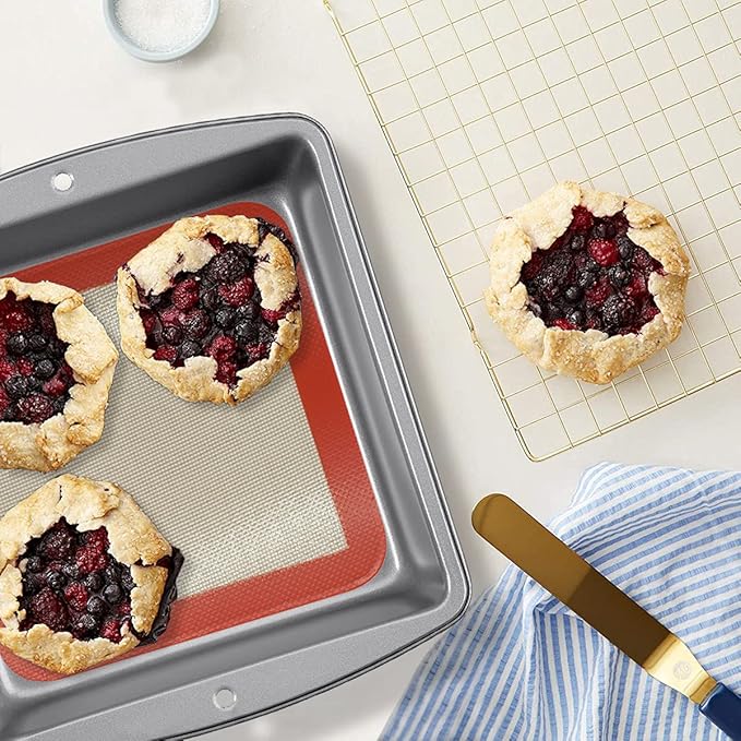 Square Silicone Baking Mats for 9 Inch Cake Pan, 8.5" Food Grade Non-stick Reusable Silicone Mat for Baking Pan for Bread/Pastry/Toast/Pie, Professional Cookie Sheets Liners for Brownie Pan 2 PCS