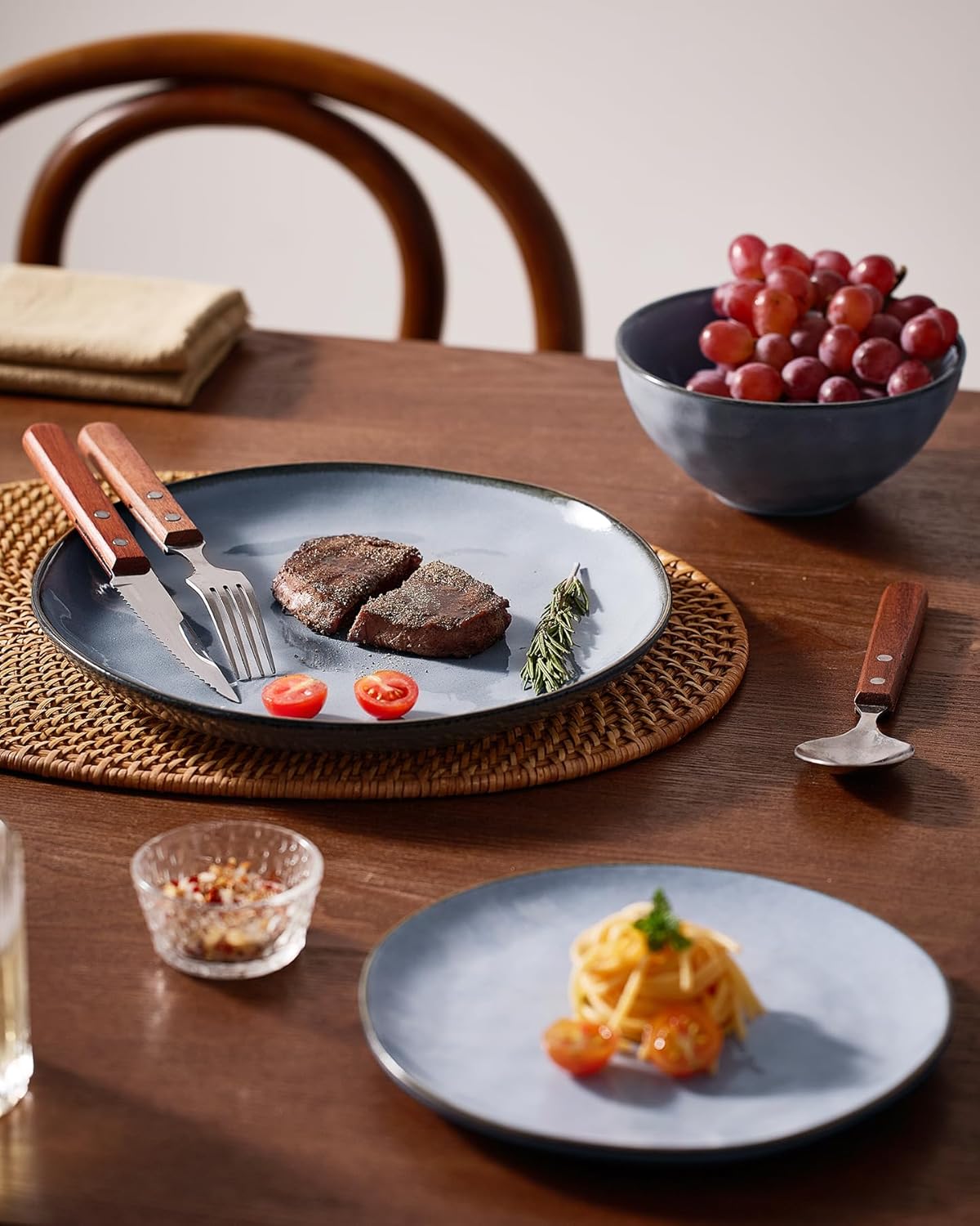 Famiware Ocean Round Plates and Bowls Set, 18 Pieces Dinnerware Sets, Dishes Set for 6, Reactive Glaze, Microwave and Dishwasher Safe, Scratch Resistant, Blue