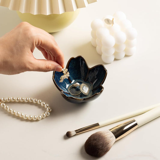 Flower Ring Holder Dish, Ceramic Jewelry Tray Dish, Small Trinket Dish, Jewelry Plate Bowl, Cute Jewlery Ring Holder Dish, Aesthetic Room Decor, Christmas Birthday Gifts for Women, 1 pack (blue)