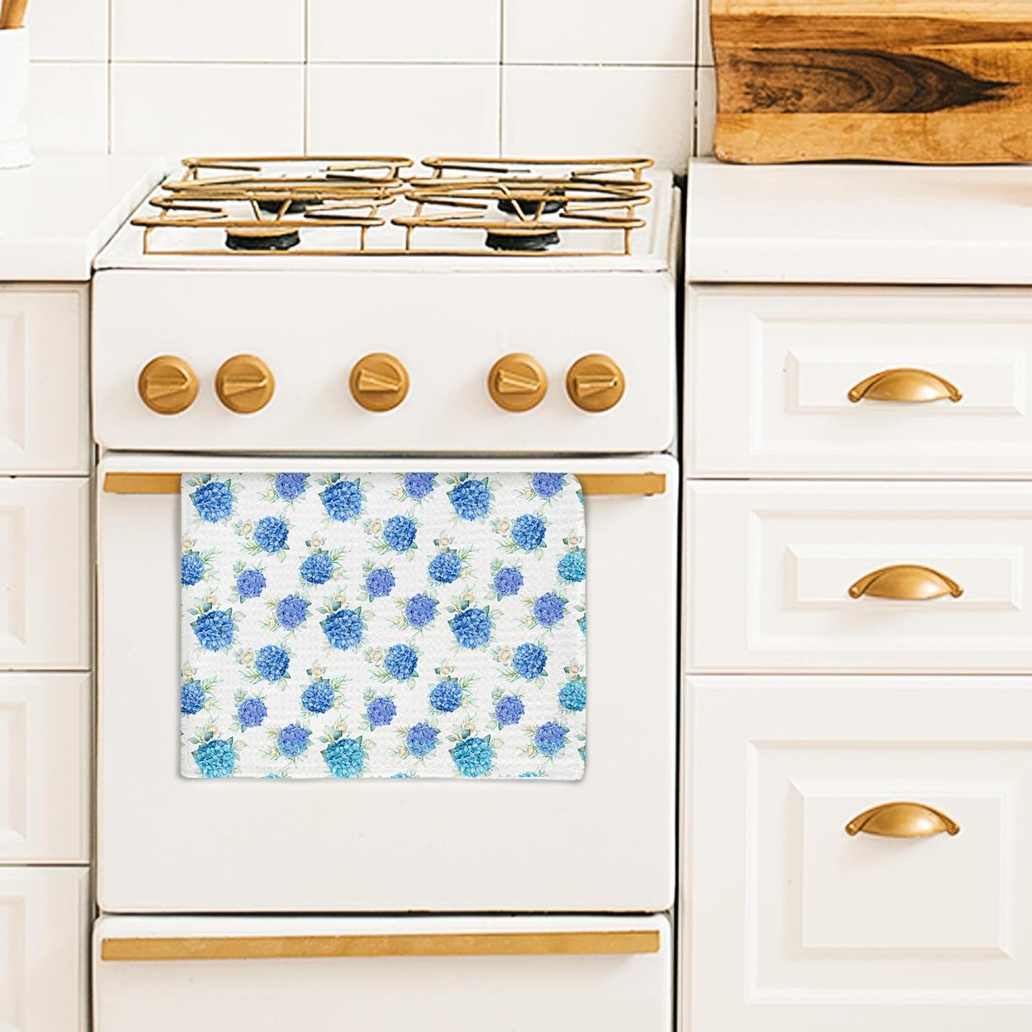 Blue Hydrangea Flower Kitchen Towels, Vintage Farmhouse Floral Hand Towels for Bathroom Decor, Rustic Cottagecore Hydrangea Dishcloths Dish Towel for Kitchen 16x24 Inches