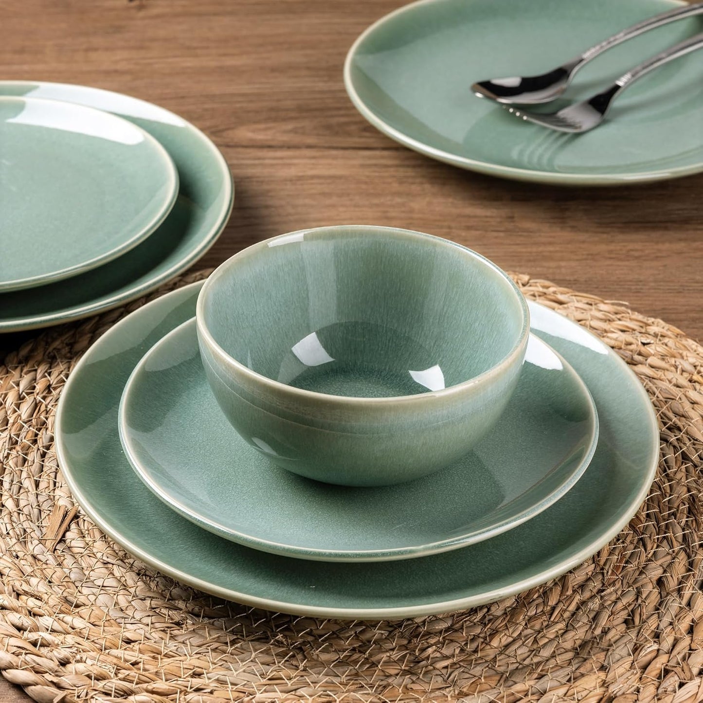 GBHOME Ceramic Dinnerware Sets for 8, 24 Pieces Stoneware Plates and Bowls Sets, Reactive Glaze Dish set -Scratch Resistant, Dishwasher&Microwave Safe-Malachite Green