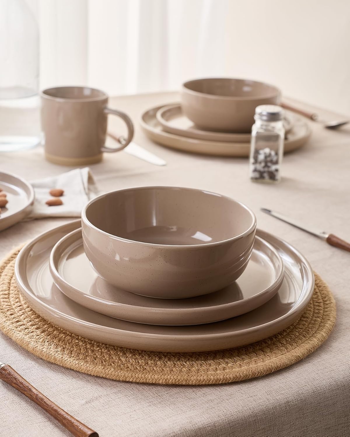 Famiware Milkyway Dinnerware Set with Mugs, Service for 4 (16pcs), Ribbed Stoneware Plates and Bowls Dishes Sets - Chip & Scratch Resistant, Microwave & Dishwasher Safe, Cinnamon Brown