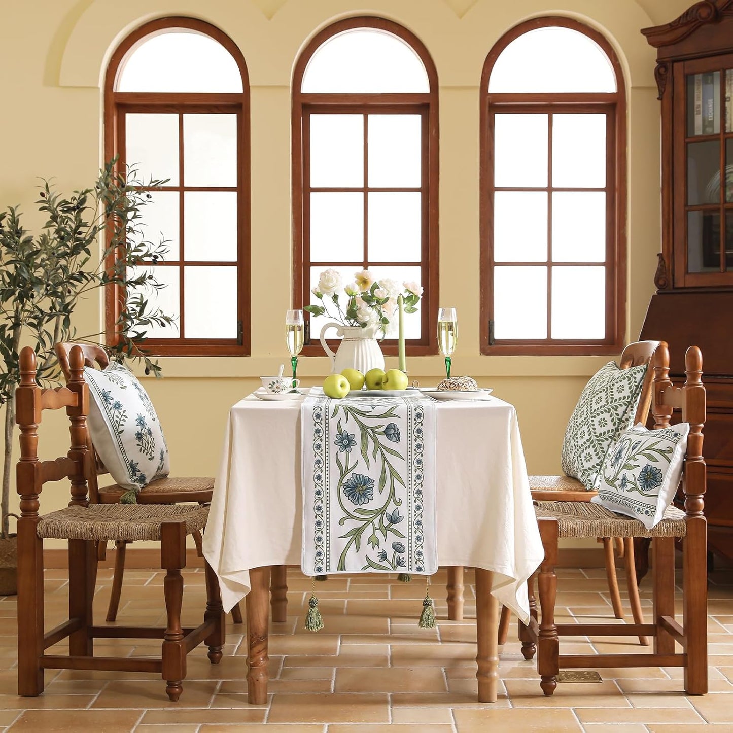 ISAENNE Designer Elegant Linen Table Runner 71 Inches Long,Vintage Blue Floral Pattern Decor Table Runners for Dining Tables,Kitchen Tables,Thanksgiving,Christmas,Banquet,12"*71"-Mosella E