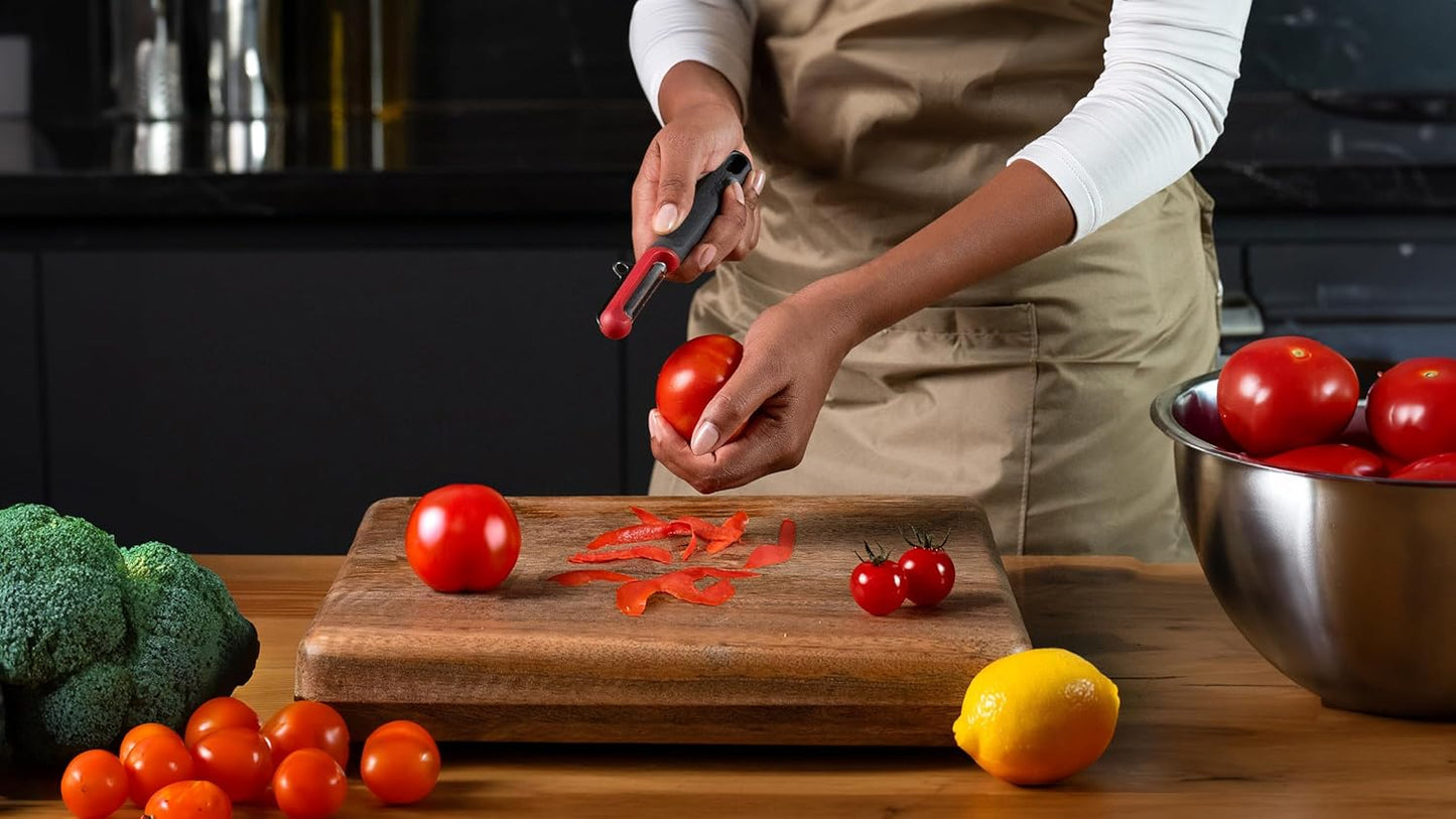 Zyliss Soft Skin Peeler – Ultra-Sharp Stainless Steel Blade for Tomatoes, Peaches & More – Ergonomic Wheatstraw Handle – Built-in Eye Cutter & Safety Cover – Dishwasher Safe – Fruit & Veggie Peeler