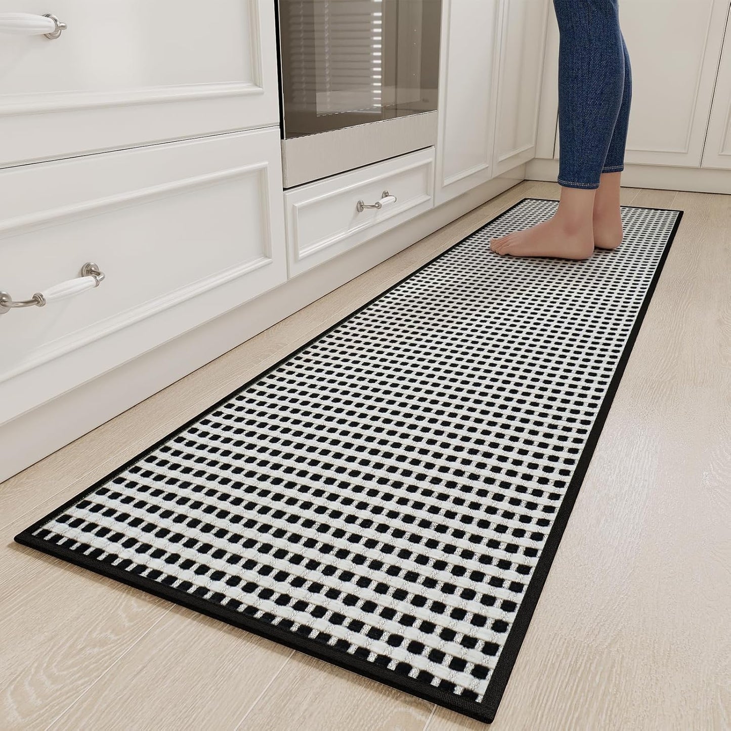 Long Kitchen Runner Rugs Kitchen Mat Non Slip Washable, Super Absorbent Soft Chenille Braided Kitchen Mats for Floor, Rubber Backing Kitchen Floor Sink Standing Mat, Easy Clean, Black 17"x71"