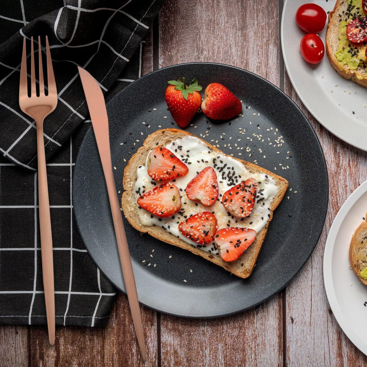 Matte Rose Gold Silverware Set, Stainless Steel Satin Finish Copper Flatware Cutlery Set for 4, 20-Piece Spoons and Forks Kitchen Utensil Set, Dishwasher Safe (Matte Rose Gold, 20 P)