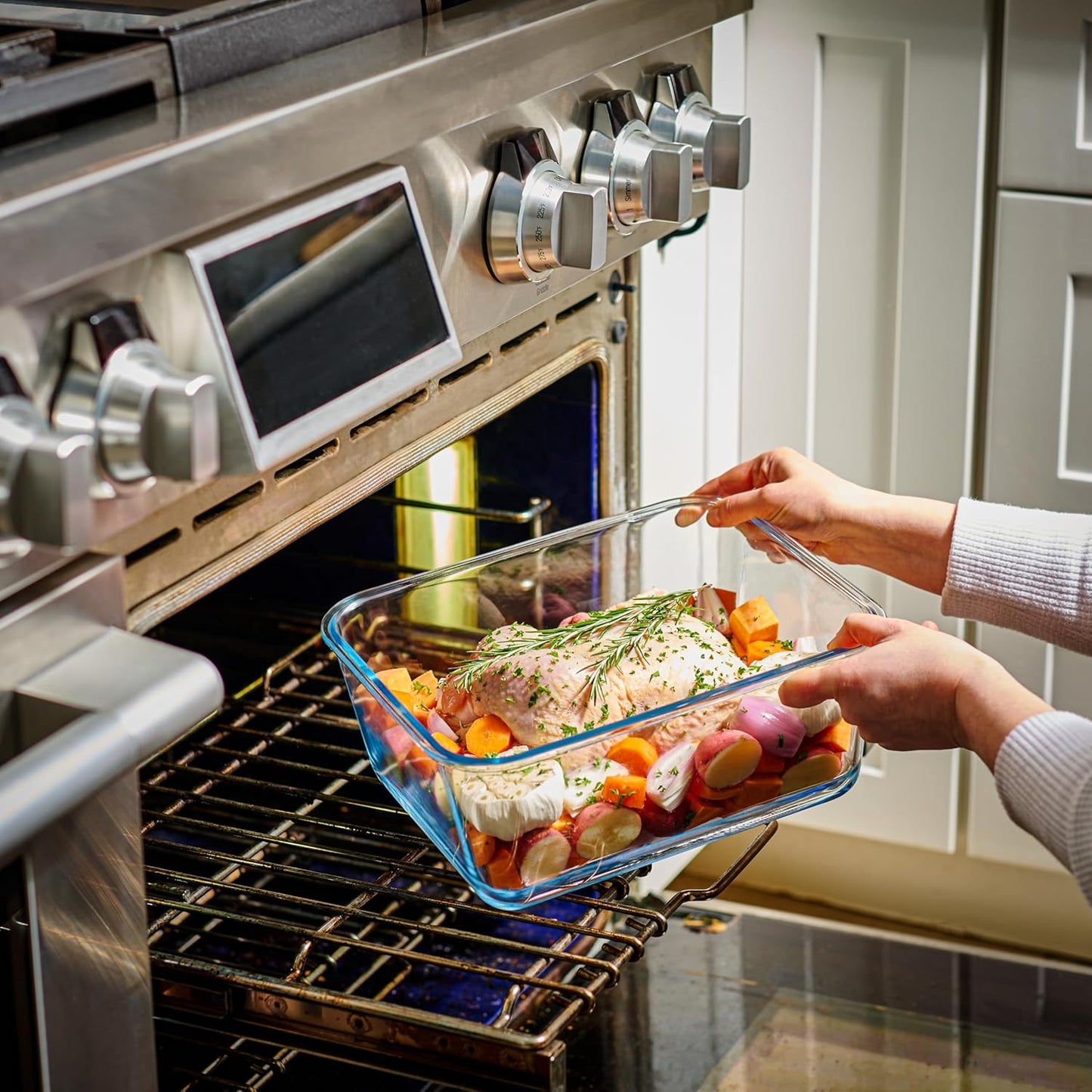 Extra Large Oven Safe Glass Food Storage Container with Airtight Locking Lid & Handle. 6500ml / 220oz / 28 Cup - Storing Lunch Food, Vegetables, Fruits, Baking Casserole, Roasting Turkey, BPA Free.