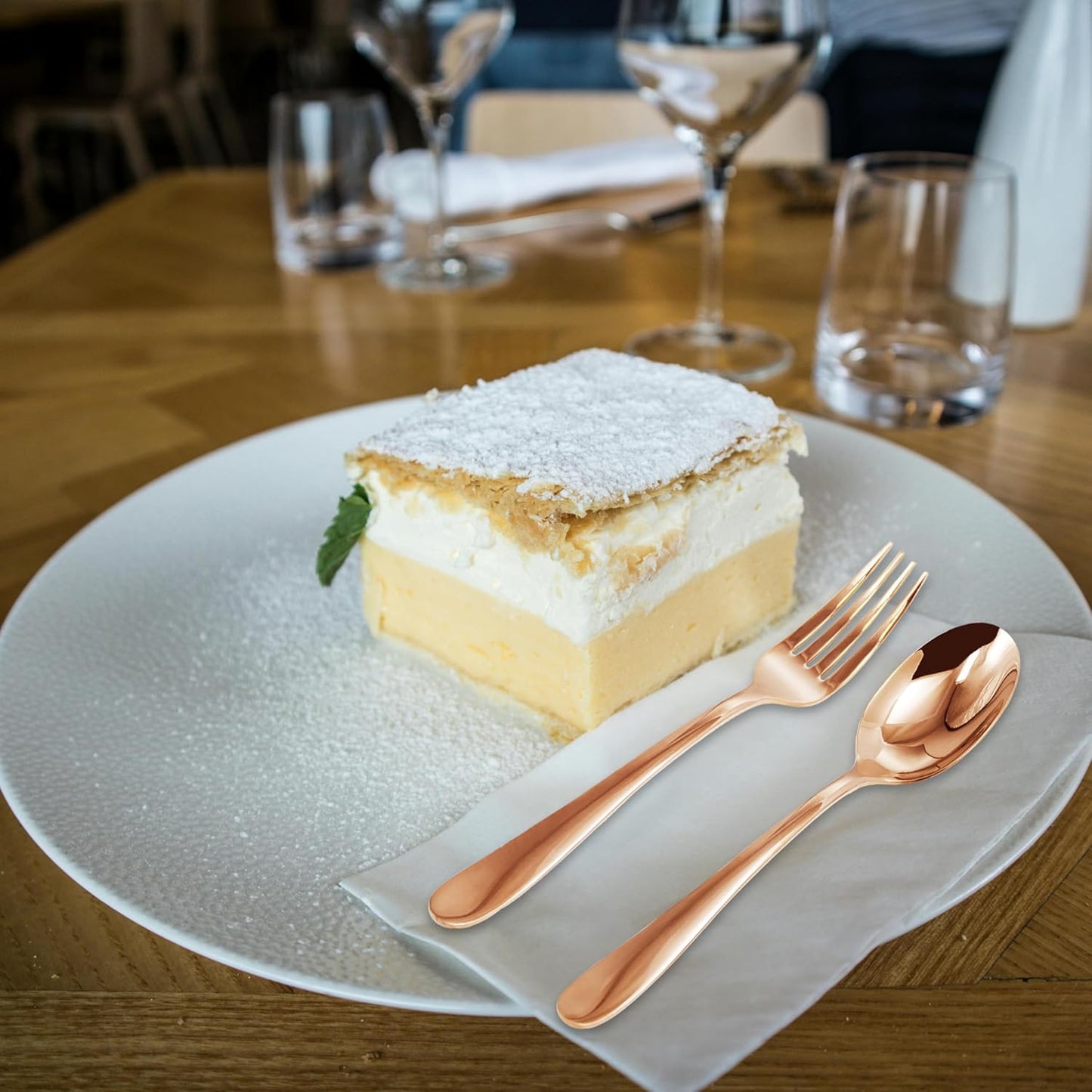 Silverware Set,20 Piece Stainless Steel Silverware Set For 4,Stainless Steel Flatware Set for Home, Kitchen, Mirror Polished&Dishwasher Safe (Simple style, Pink-Gold)