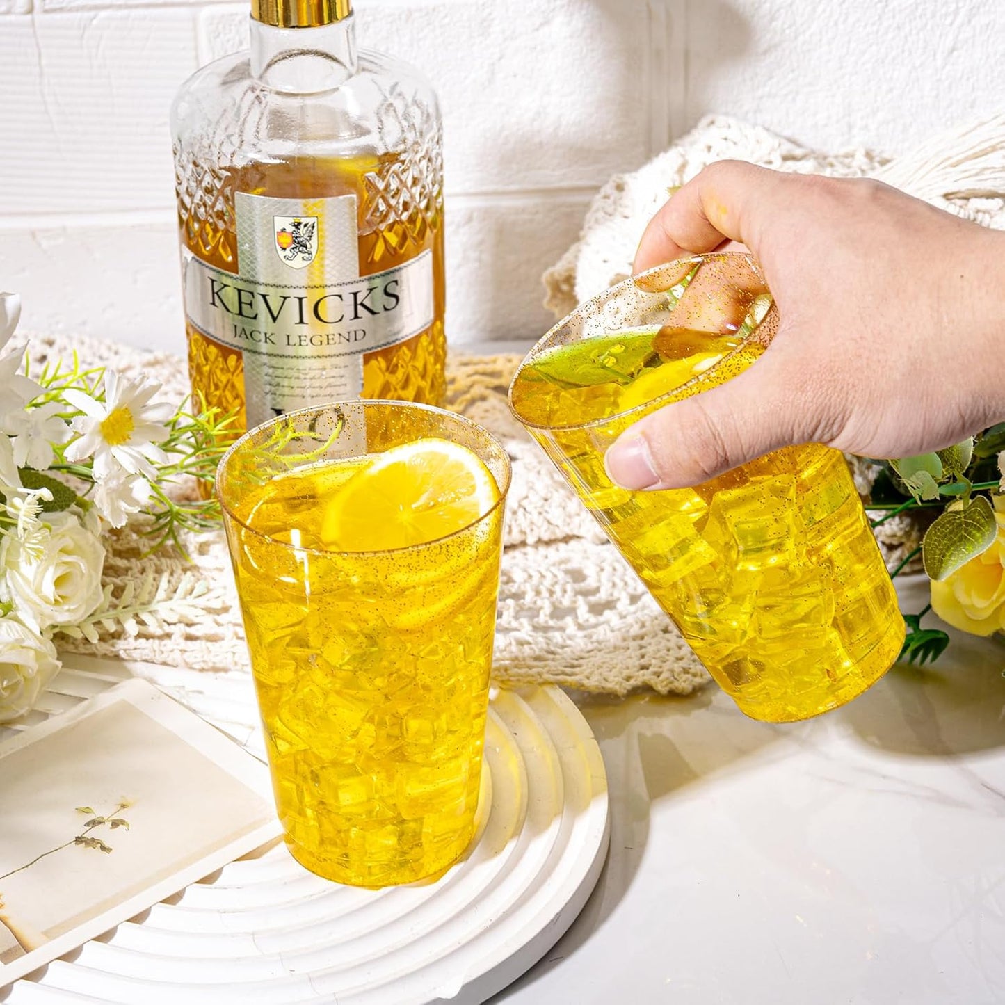 I00000 100 Pack 14 oz Gold Plastic Cups, Disposable Tumblers Gold Glitter Plastic Cups, Disposable Wine Glasses Cocktail Glasses Perfect for Wedding, Mother's Day, Thanksgiving, Christmas Parties