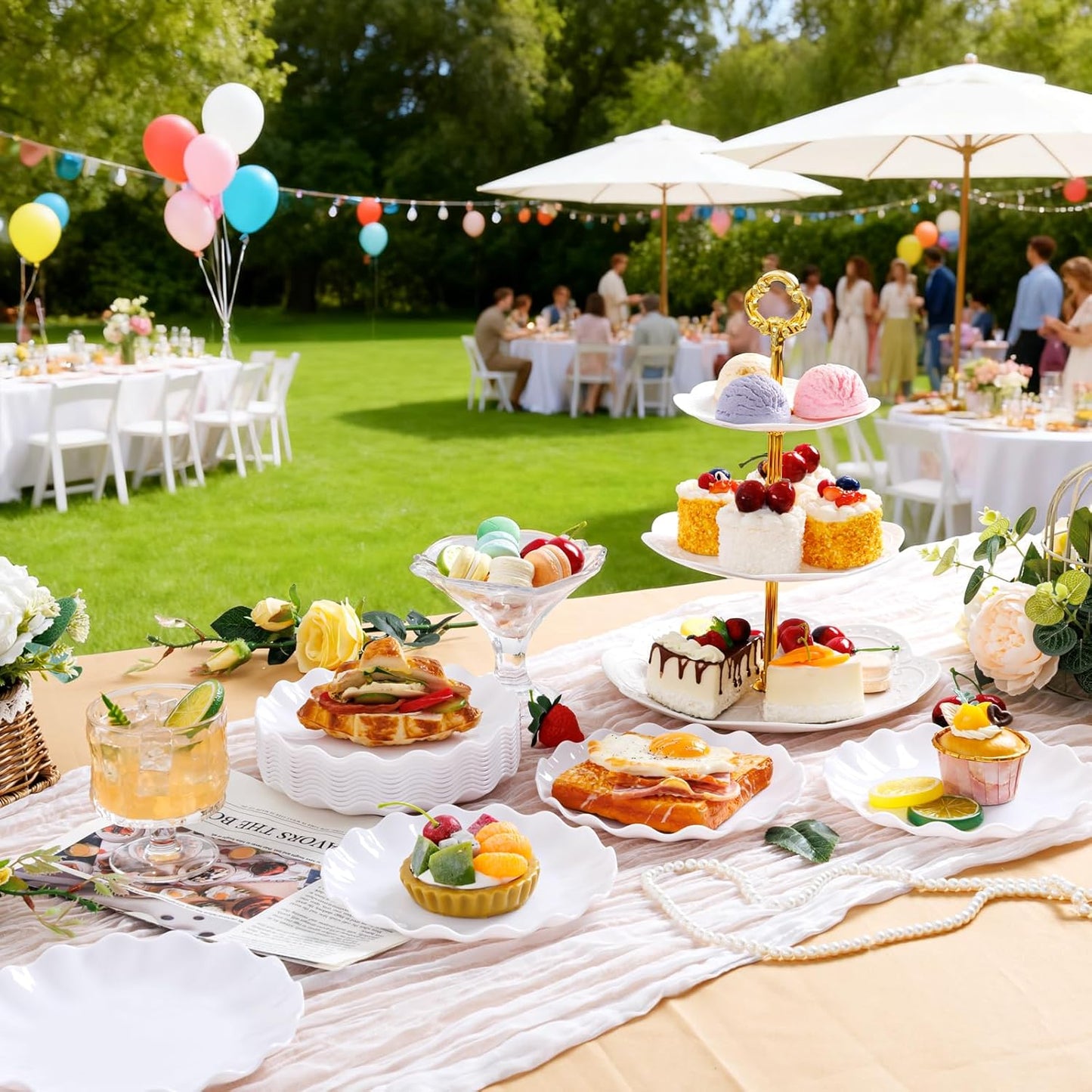 LIYH 20 Pcs 7.5 Inch White Scalloped Plastic Dessert Plates Reusable - Unbreakable Plastic Plates for Weddings Party Outdoor Picnics Dishwasher Safe BPA Free