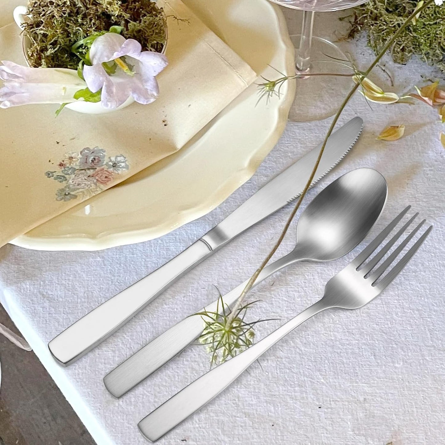 Silver Matte Silverware Square Handle 30 pieces Stainless Steel Cutlery Set for 6 Tableware Modern Eating Utensils for Home Kitchen Bar Restaurant