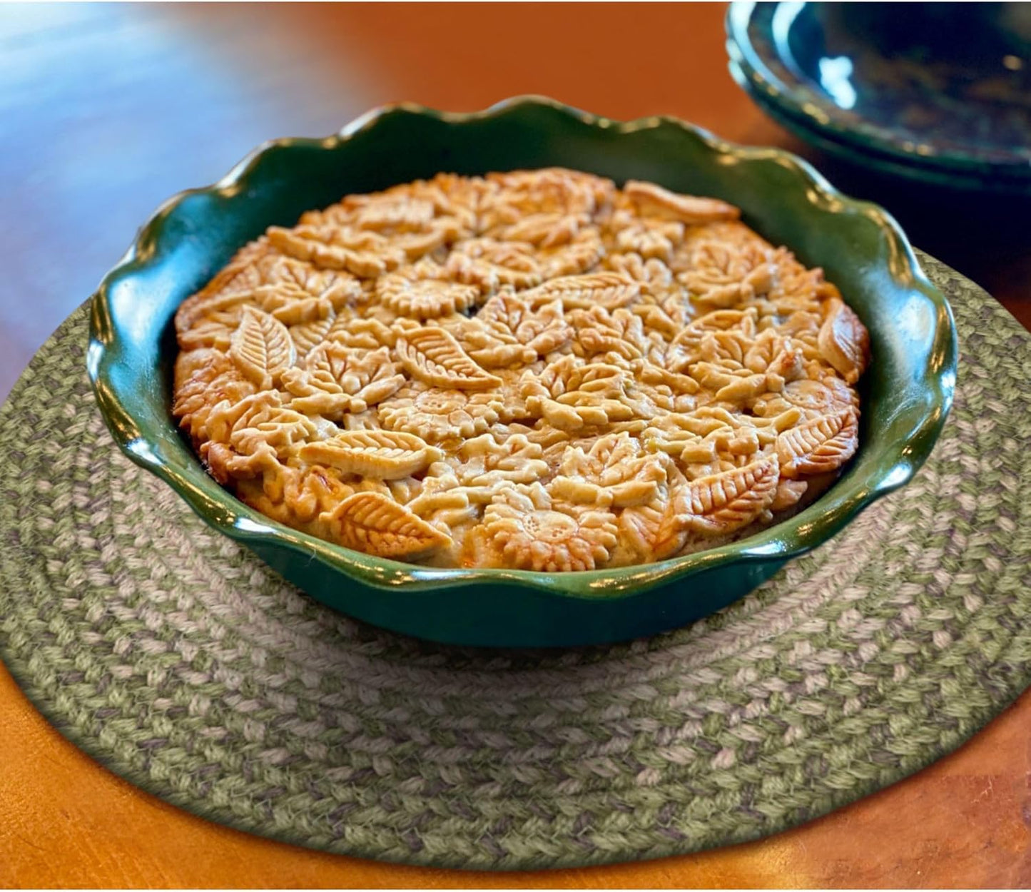 Homespice Grassland Round Braided Placemats, Warm Country Rustic Decor, Set of 2, 15", Green Jute Table Mats - Vibrant Colors, Durable, Easy to Clean and Protects Furniture