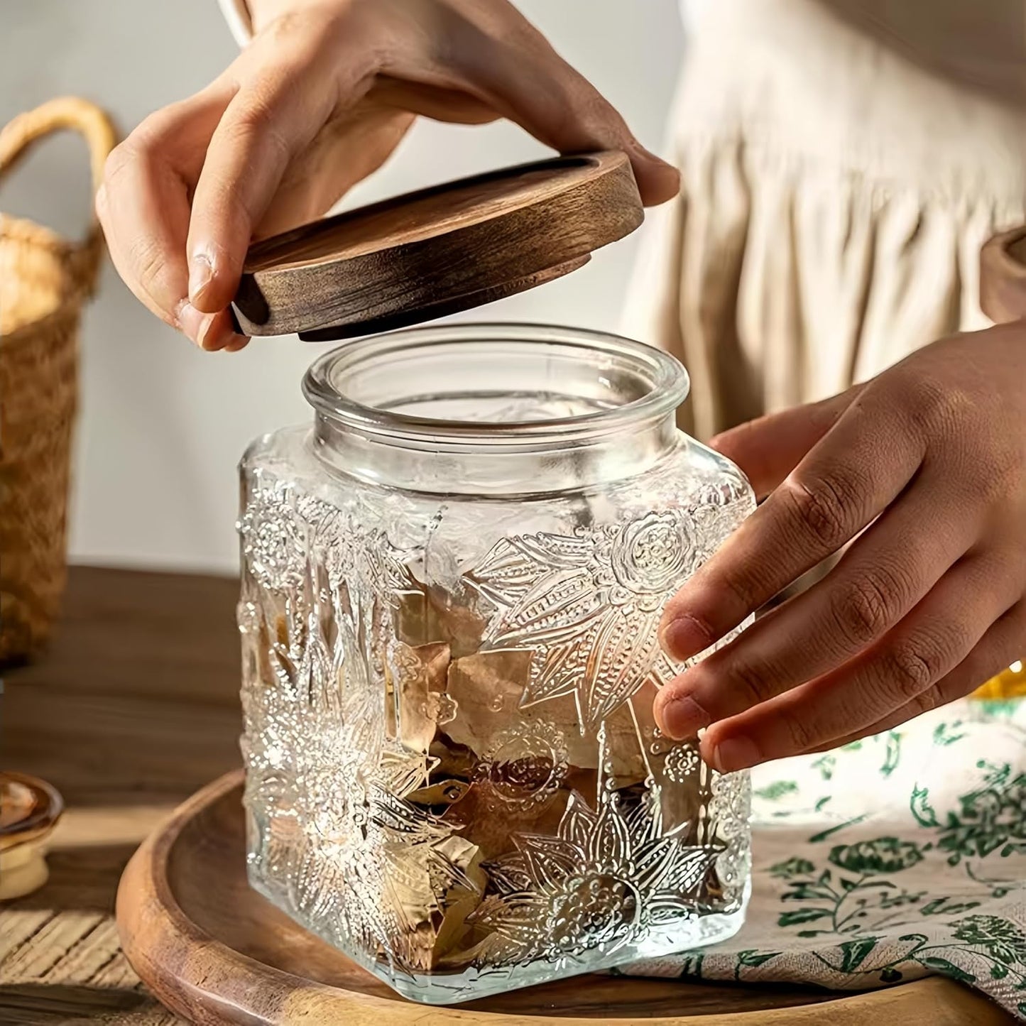 Vintage Glass Jar, 25.3 FL OZ Square Food Storage Container, Glass Canister with Wooden Lid, Decorative Jar for Home Kitchen Coffee, Tea, Candy, Sugar Jar