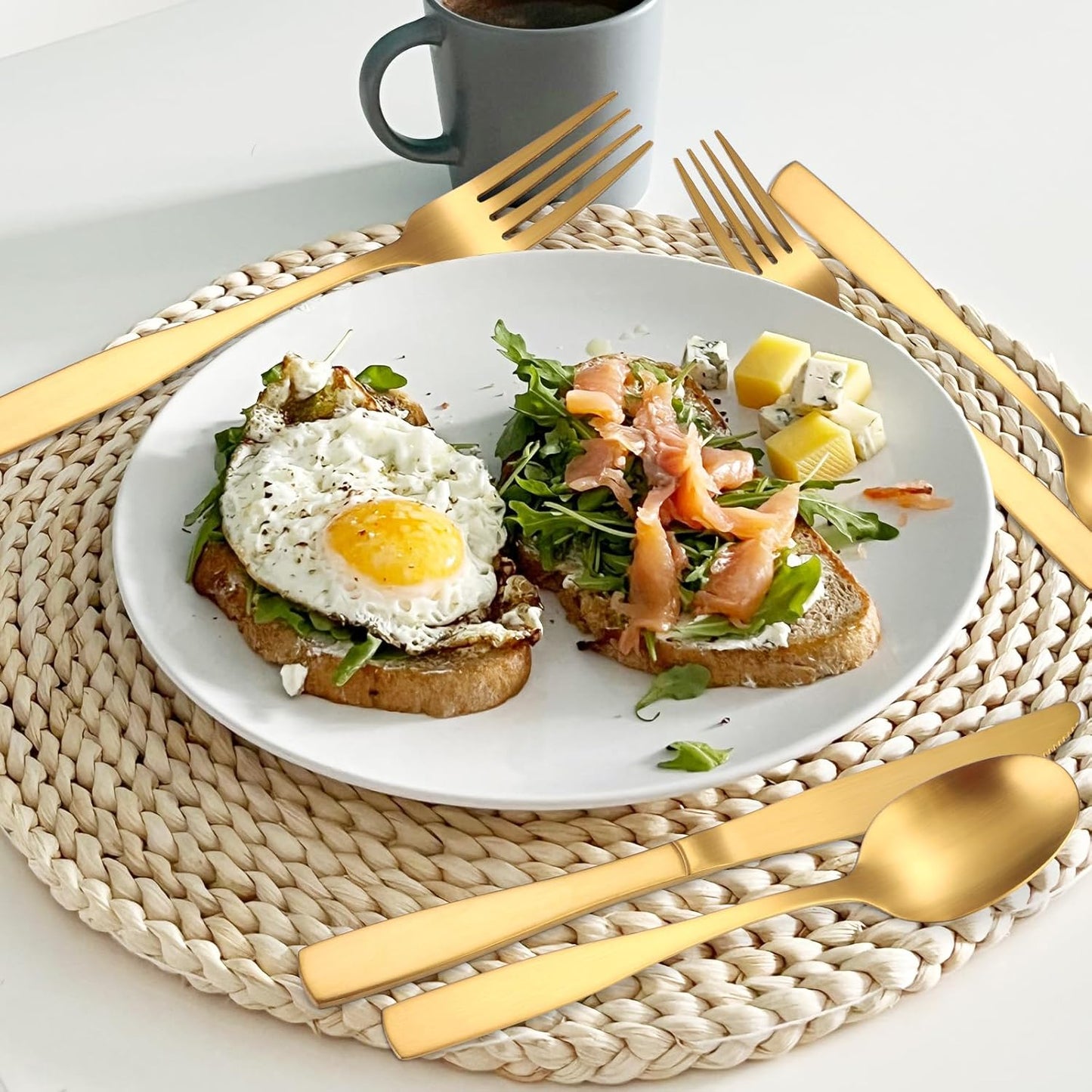 A·HOUSEWARE Gold Matte Cutlery Stainless Steel Silverware Satin Finish Flatware Set for 6 Tableware 30 Pieces Kitchen Eating Utensils for Home and Restaurant