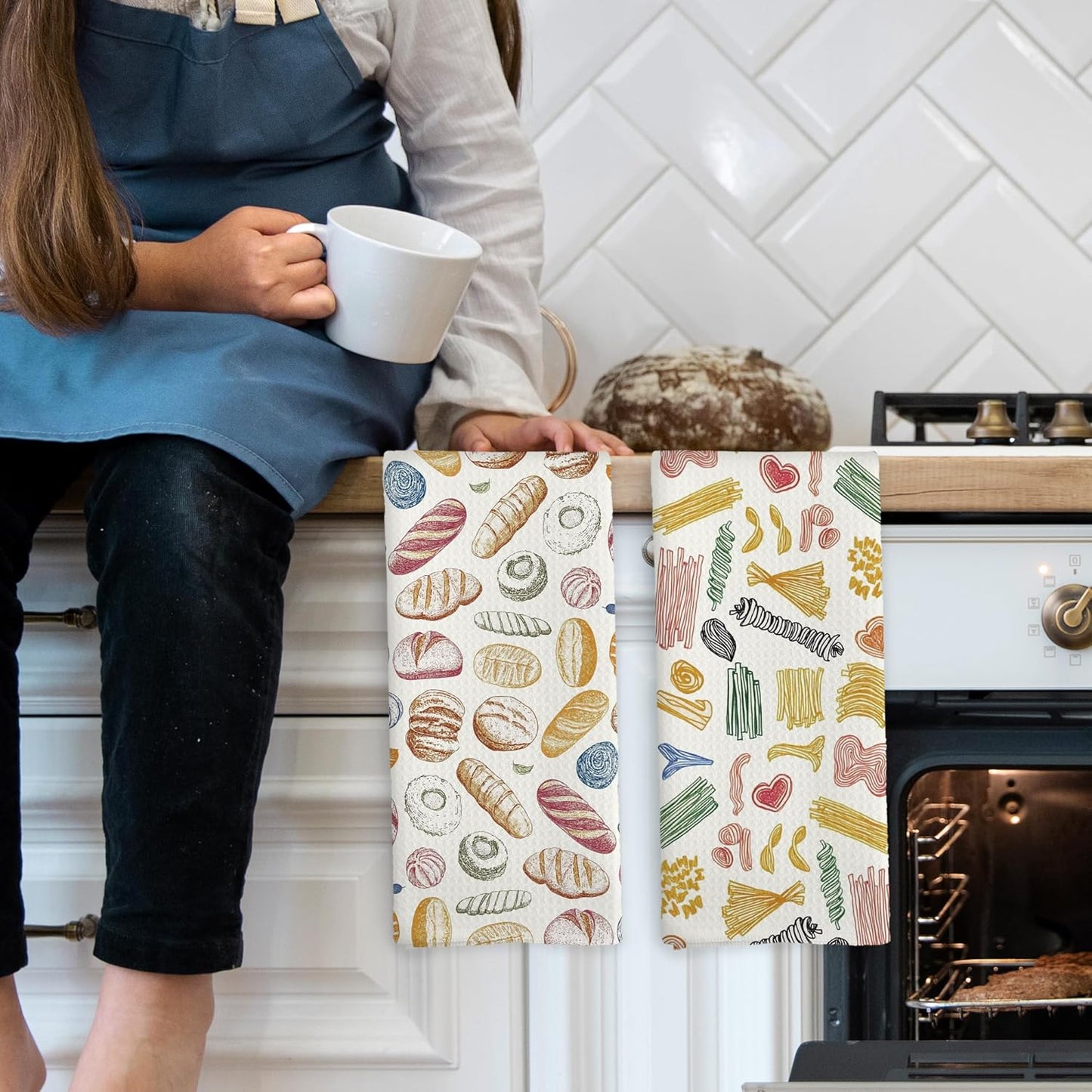 Pasta and Bread Food Kitchen Towels Set of 2, Bread Pasta Lovers Minimal Dining Room Decor Hand Towel, Kitchen Sets for Home Decorations Tea Towel Dish Towels 16x24 Inch