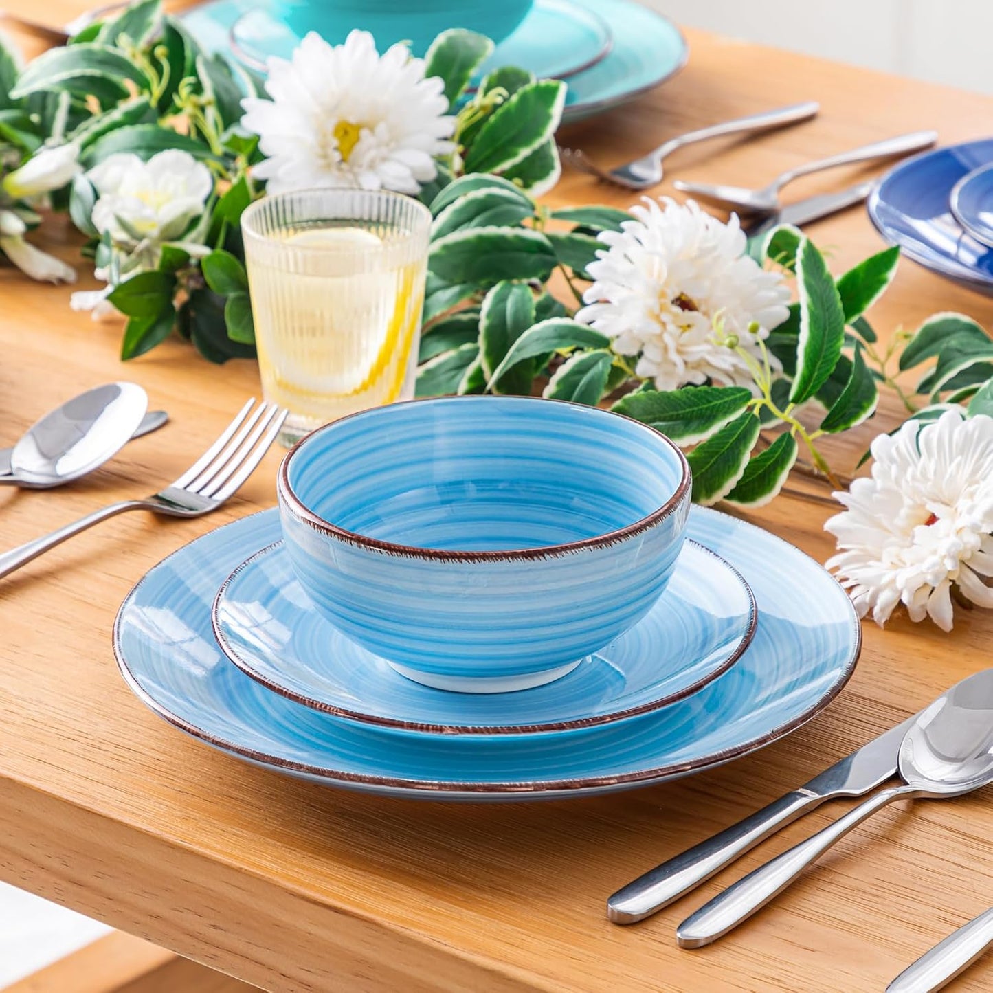 vancasso Bonita Dinnerware Set Blue Stoneware 18 Pieces Service for 6, Handpainted Spirals Pattern Stoneware Plates and Bowls Set