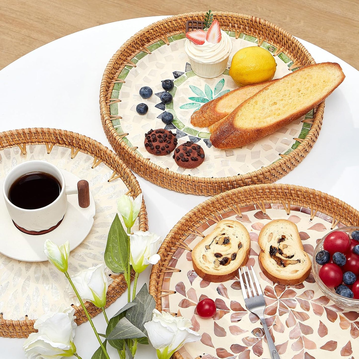 Round Rattan Tray with Mother of Pearl Inlay, Rattan Serving Tray with Wooden Base, Decorative Wicker Basket for Table Decor, Storage and Display of Coffee Bread Food Fruit (Wicker)