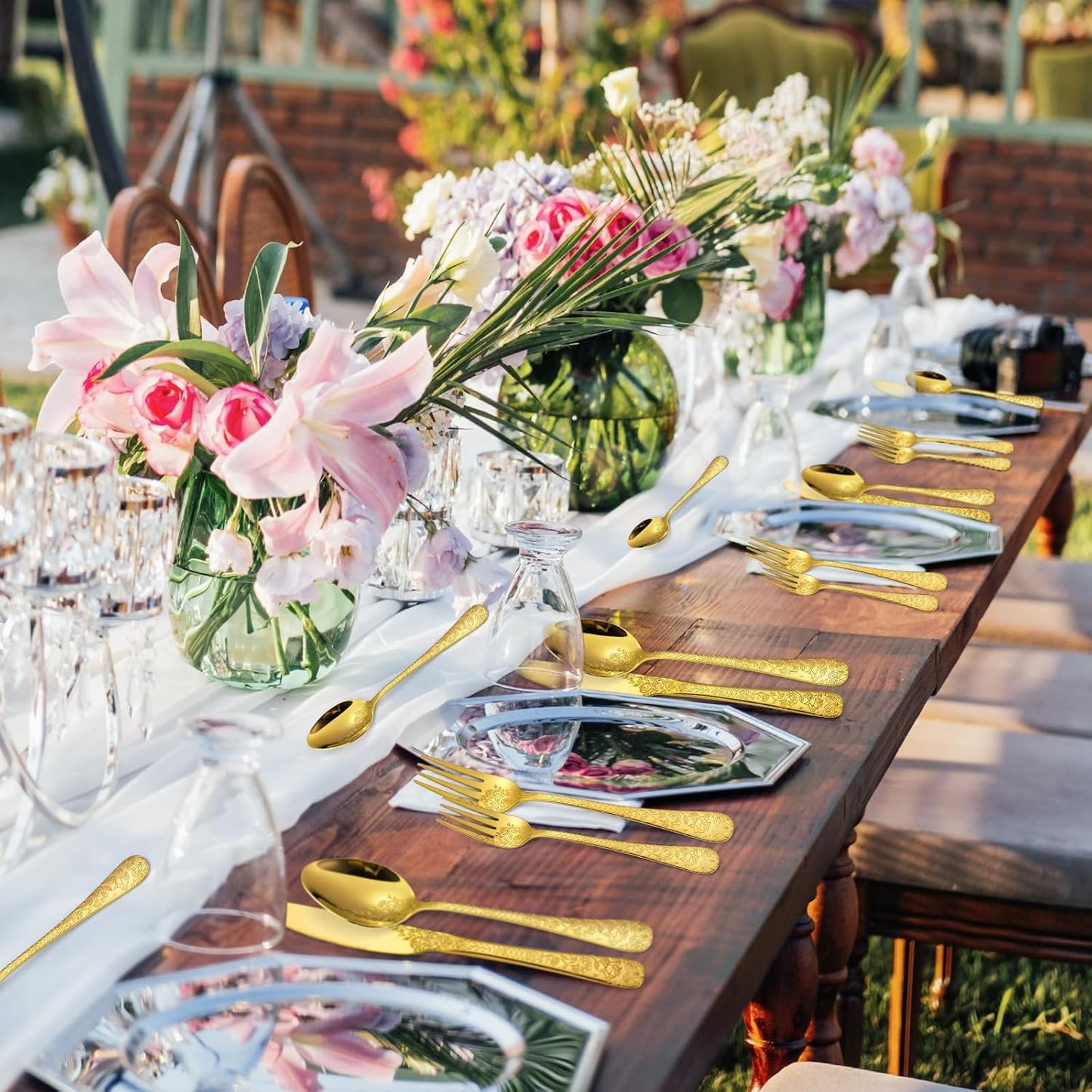 A·HOUSEWARE Gold Flatware Floral Set Stainless Steel Silverware 30 Piece Forks Spoon Knives Cutlery for 6 Kitchen Utensil Vintage Embossed Handle Durable Festival Parties Everyday Use