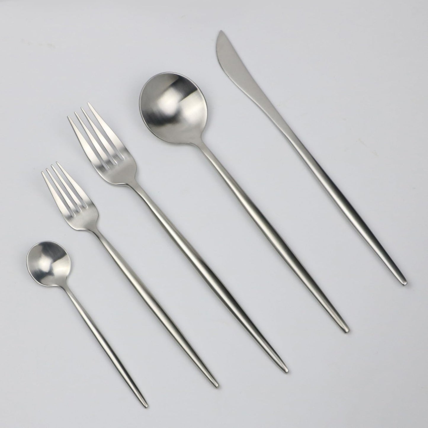 20-Piece 18/10 Stainless Steel Silver Flatware Set, Serive for 4, With Fork Spoons Knife Teaspoon Dessert Fork for Home Kitchen Restaurant Hotel