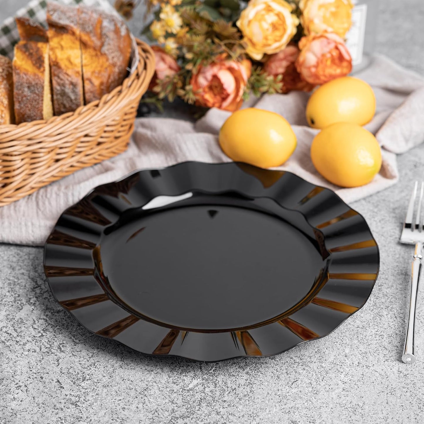 72 Pack Black Plastic Plates, 10" Disposable Wave Dinner Plates Elegant Heavy Duty Serving Dishes for Party, Wedding, Thanksgiving, Christmas