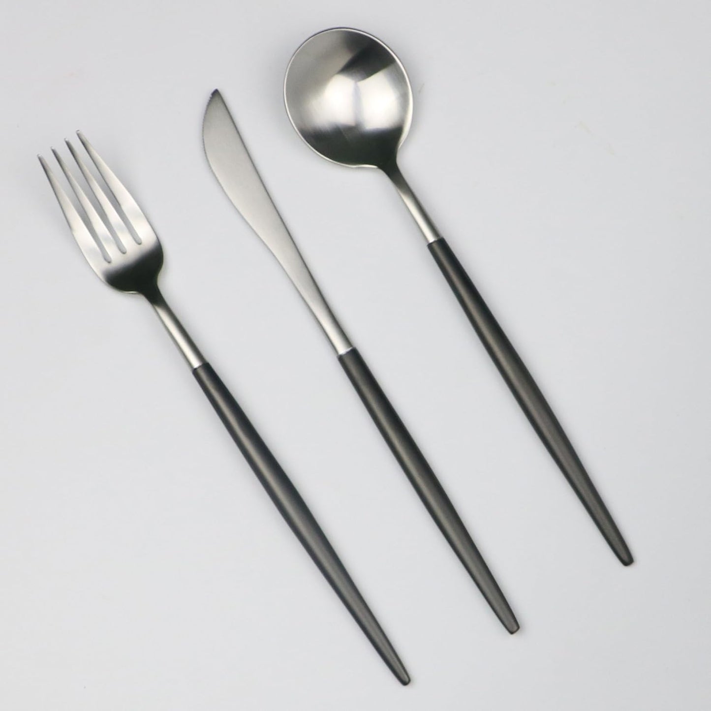 Customized 20-Piece 18/10 Stainless Steel Flatware Set, Serive for 4, With Fork Spoons Knife Teaspoon Dessert Fork for Home Kitchen Restaurant Hotel (Black + Silver)