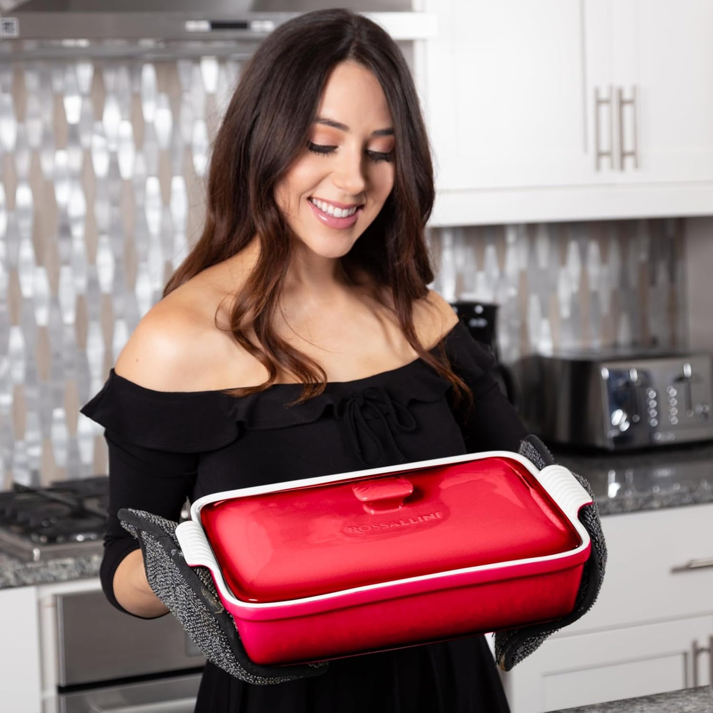 Stoneware Casserole Dish Bakeware Set with Lid, Covered Rectangular Dinnerware, Extra Large 4.23 Quart, 13 by 9 Inch, Deep Red