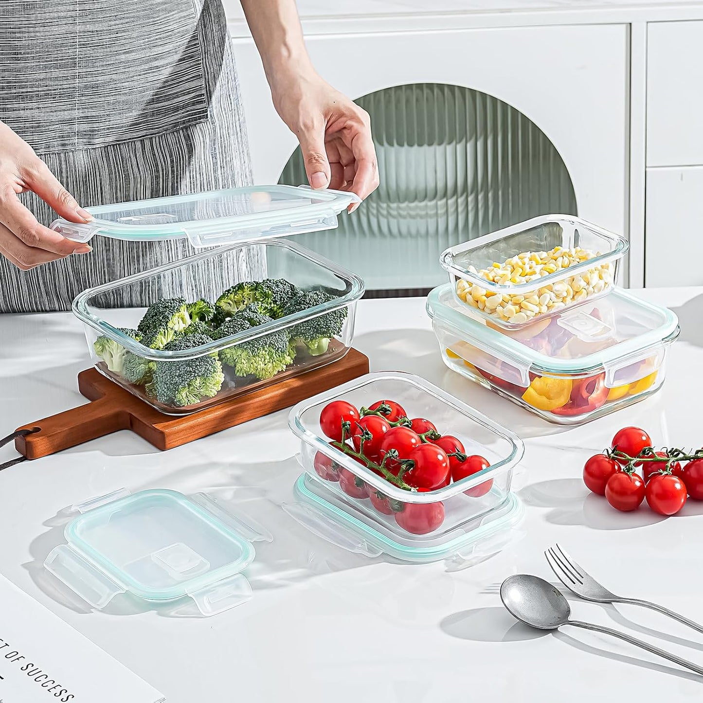4 sealed glass lunch boxes with lids, transparent blue glass food storage containers, and sealed glass lunch boxes that can be placed in microwave ovens, refrigerators, and dishwashers