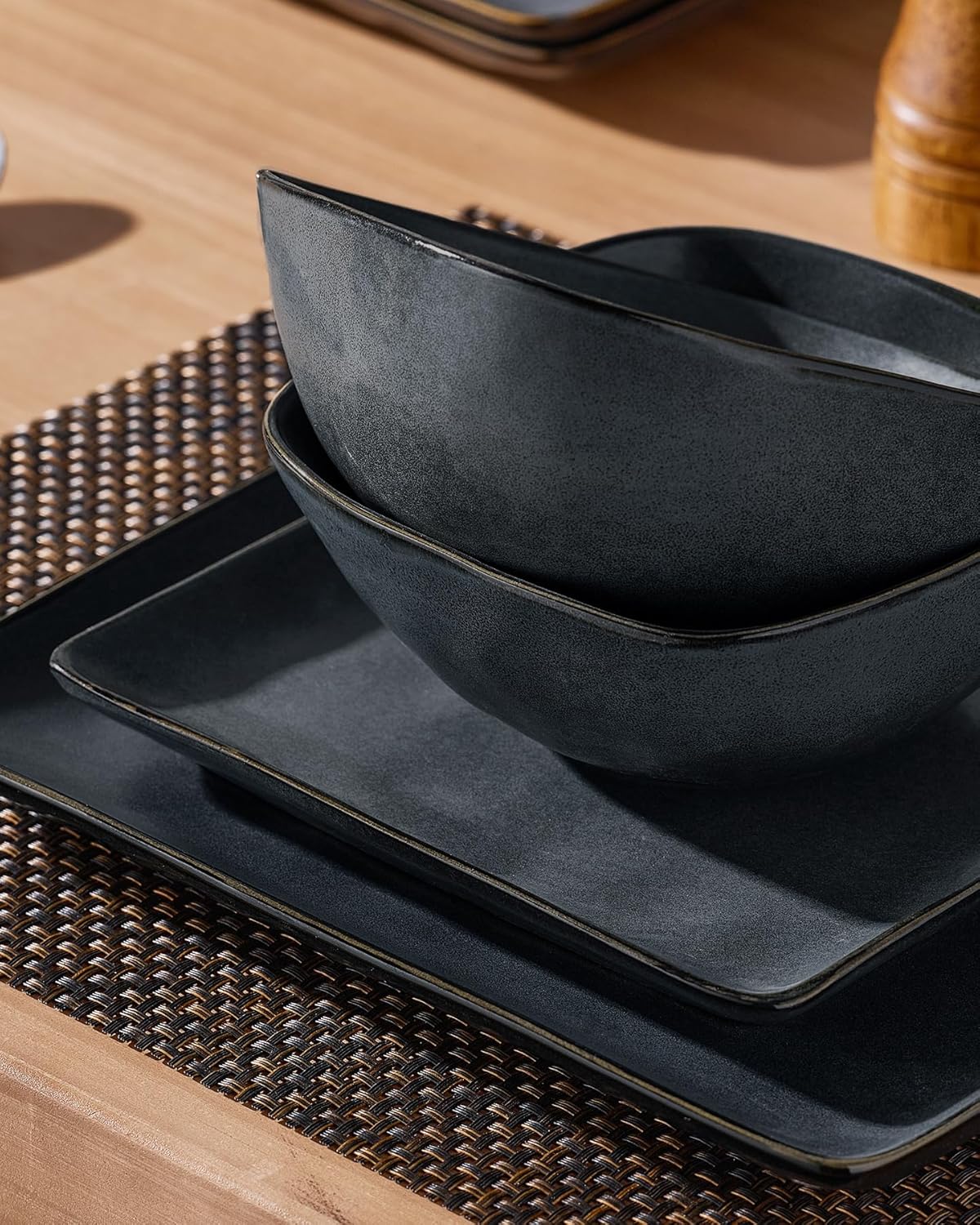 Famiware Dinnerware Sets for 6, Ocean Square 18-Piece Kitchen Plates and Bowls Sets, Microwave and Dishwasher Safe, Scratch Resistant, Matte Black