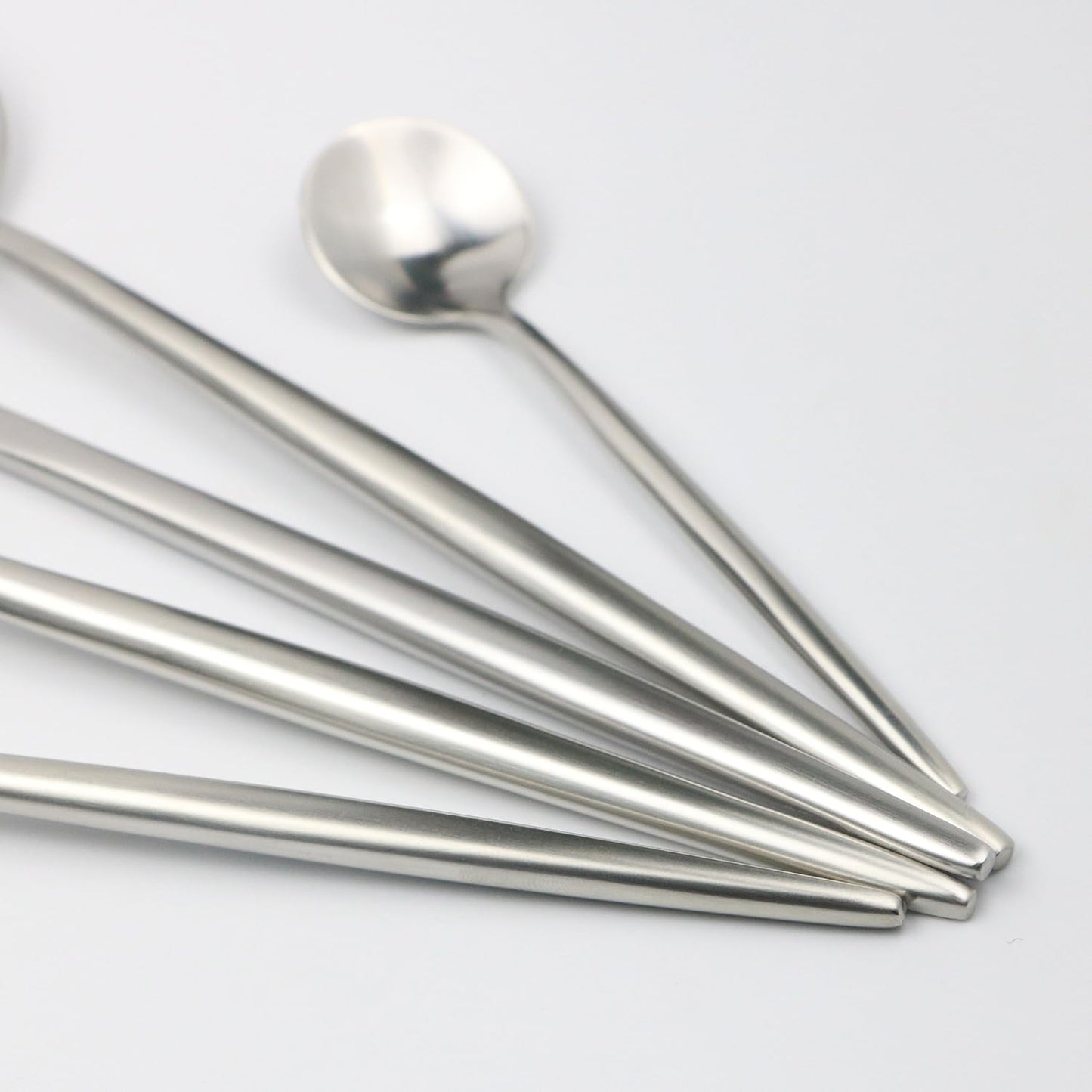 20-Piece 18/10 Stainless Steel Silver Flatware Set, Serive for 4, With Fork Spoons Knife Teaspoon Dessert Fork for Home Kitchen Restaurant Hotel