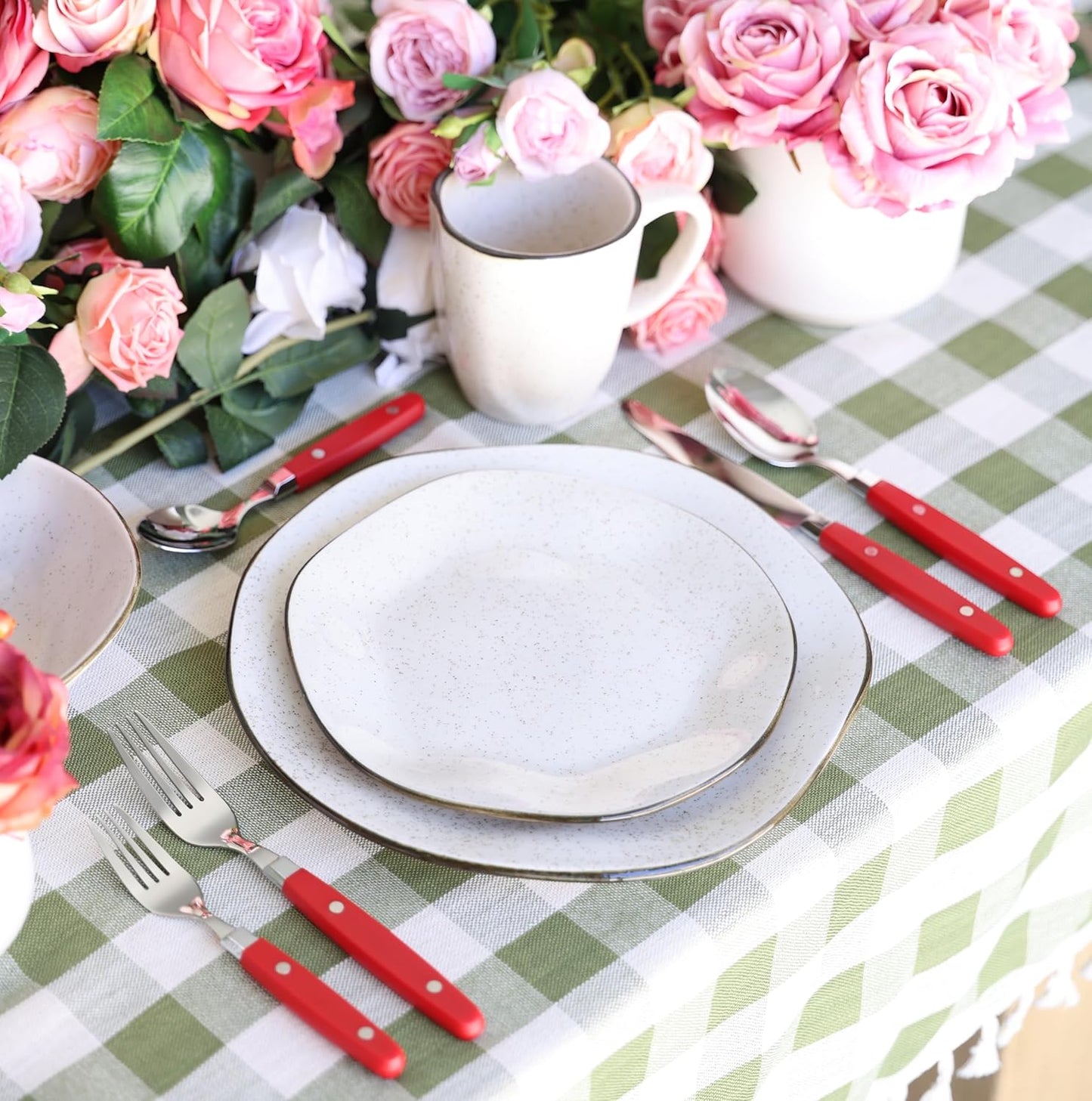 ANNOVA Silverware Set, Retro/Rivet Colorful Stainless Steel Tableware Kitchen Flatware Set Utensils, Includes Dinner Knives, Forks, Spoons, Salad Forks & Dessert Spoons (Red, 20 Pieces)