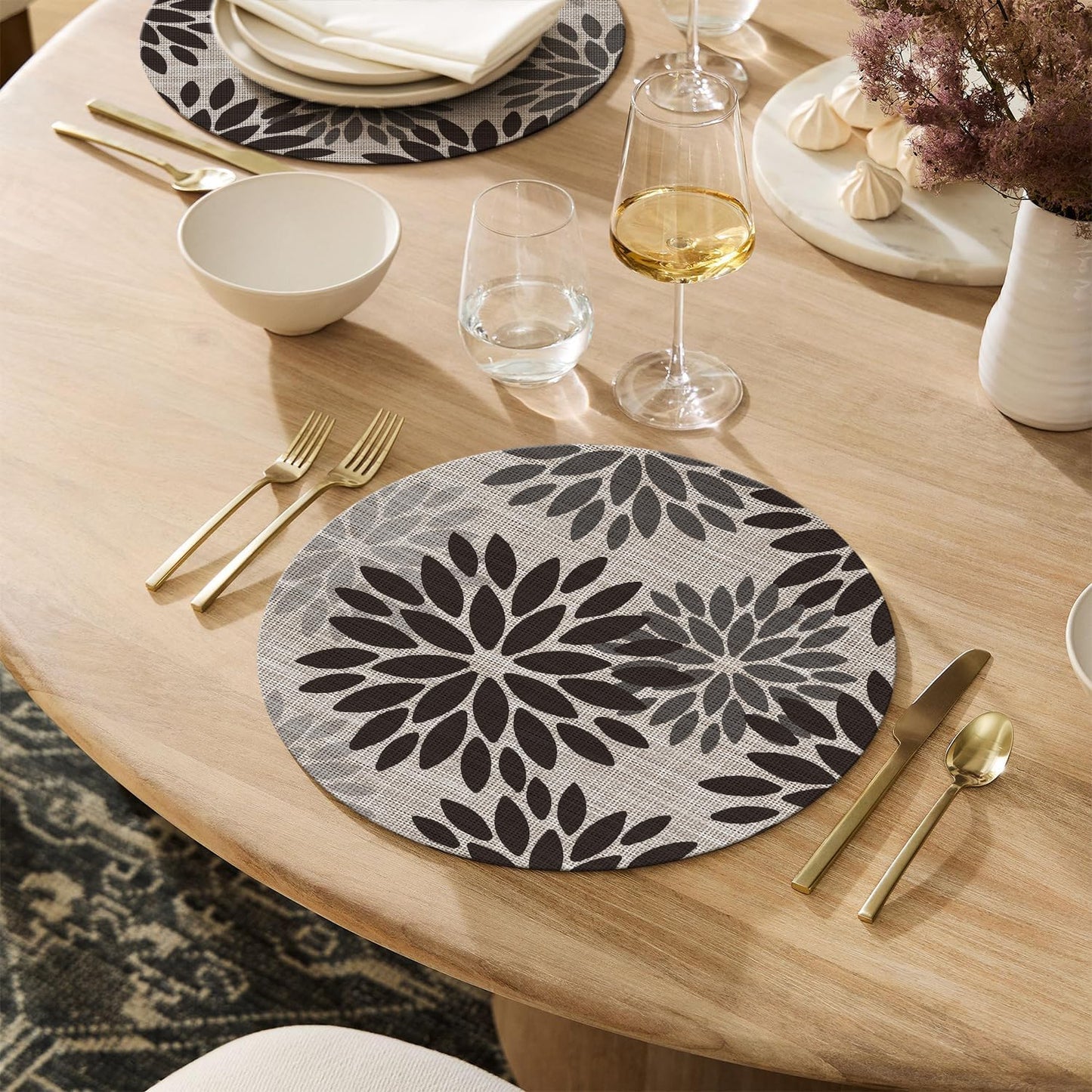 Artoid Mode Black Dahlia Plastic Round Placemats Set of 4, 14 Inch Seasonal Wipeable Woven Vinyl Table Mats for Farmhouse Party Kitchen Dining Decor