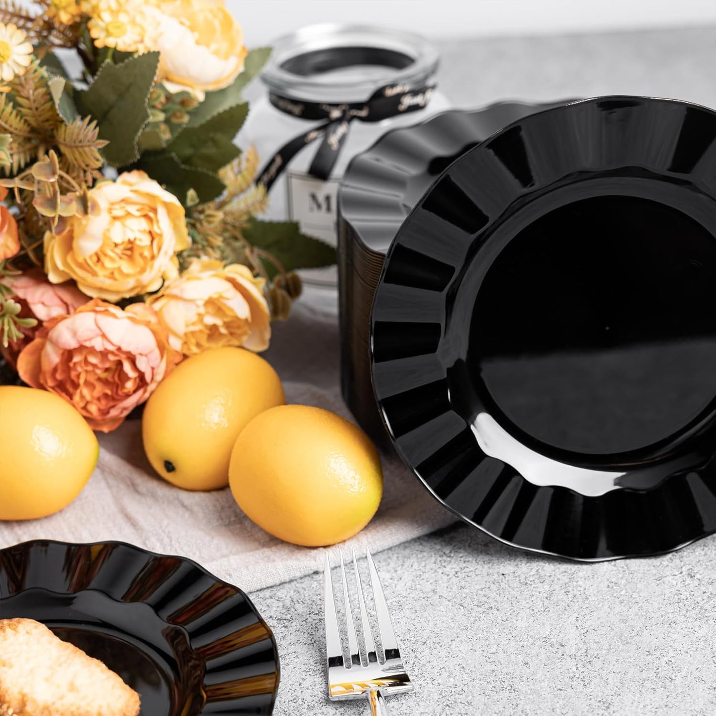 72 Pack Black Plastic Plates, 10" Disposable Wave Dinner Plates Elegant Heavy Duty Serving Dishes for Party, Wedding, Thanksgiving, Christmas