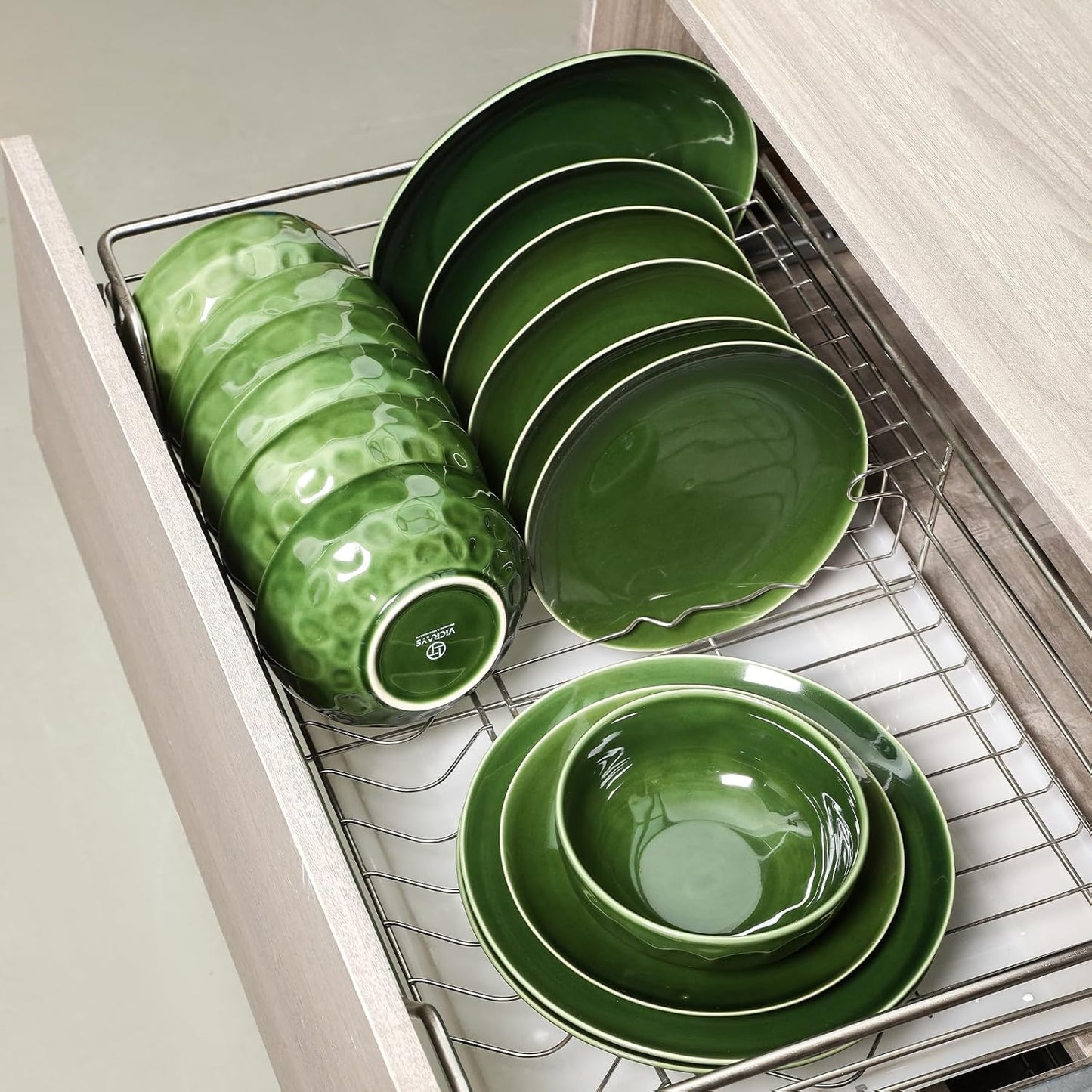 Vicrays Ceramic 12 Pieces Dinnerware Set - Dinner Plates Cereal Bowls Salad Plates Set Service for 4 - Scratch Resistant Dishwasher Safe Microwave Oven - Green