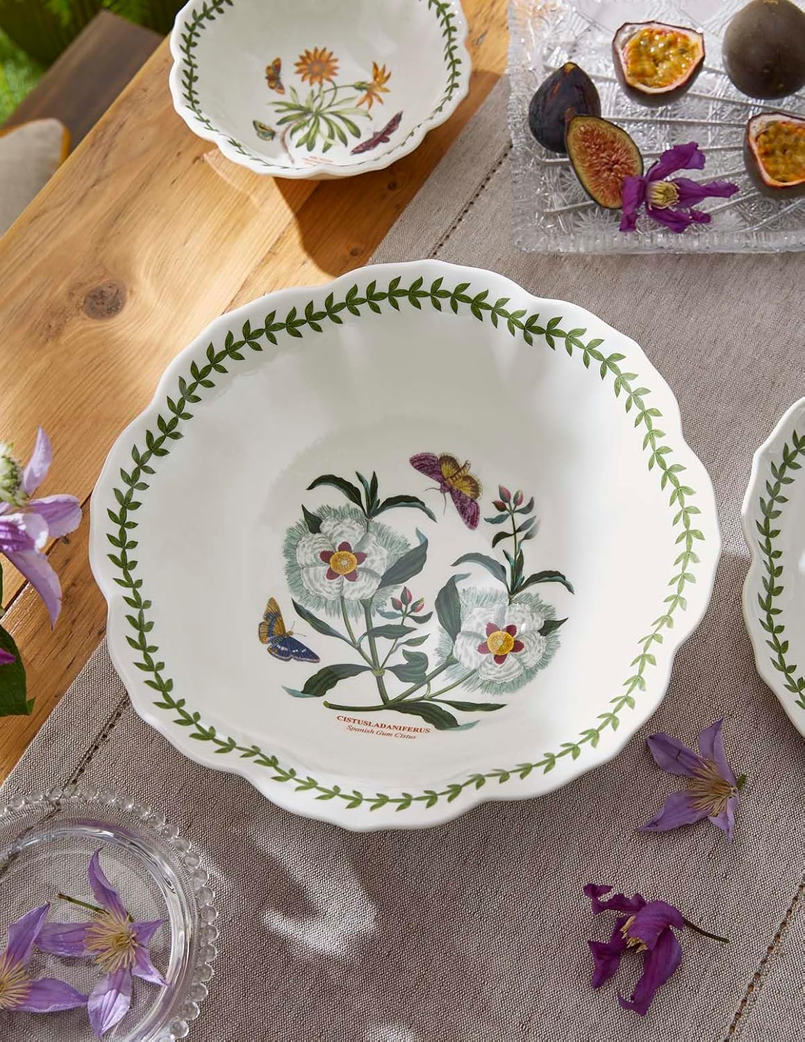 Portmeirion Botanic Garden Lotus Blossom Bowl, Set of 4 - Manchineel Tree Motif, 9-Inch Porcelain Bowls for Soup, Salad & Fruit, Microwave & Dishwasher Safe Botanical Tableware