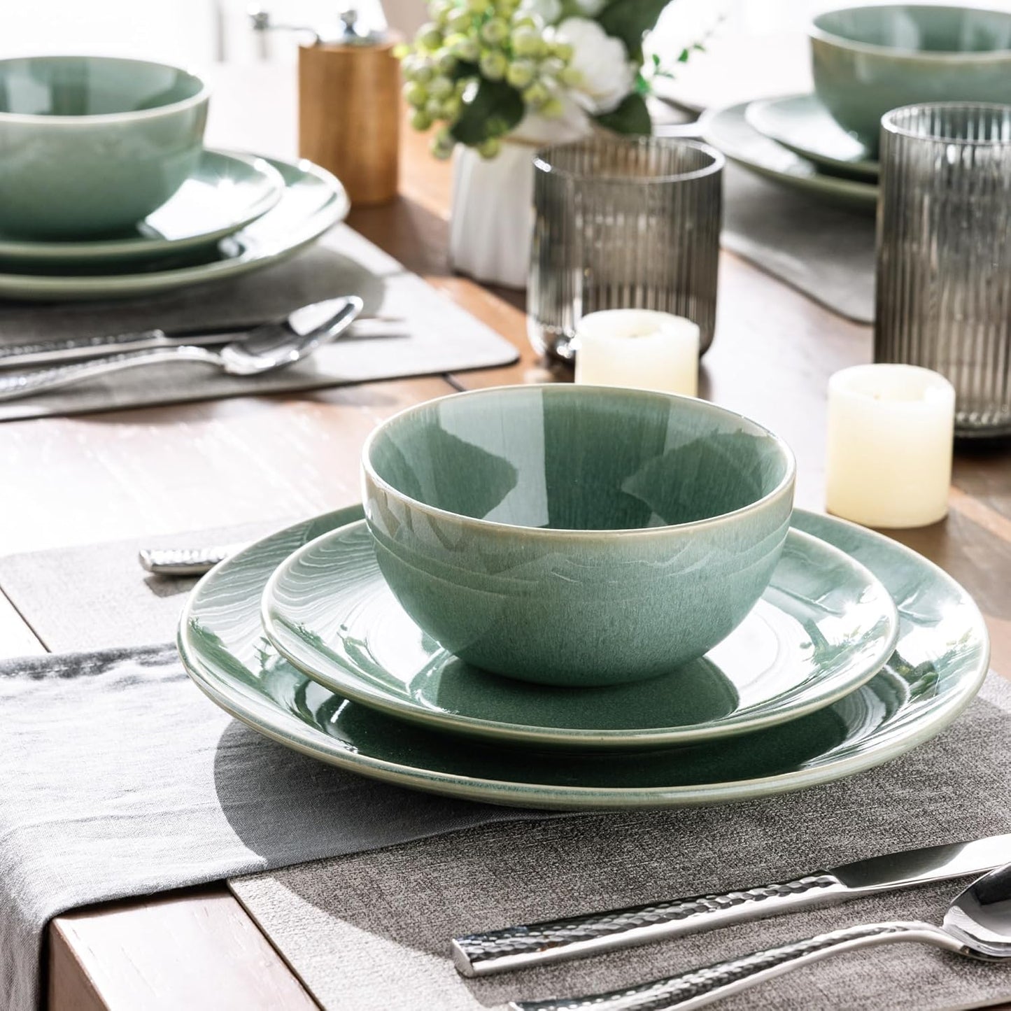 GBHOME Ceramic Dinnerware Sets for 8, 24 Pieces Stoneware Plates and Bowls Sets, Reactive Glaze Dish set -Scratch Resistant, Dishwasher&Microwave Safe-Malachite Green