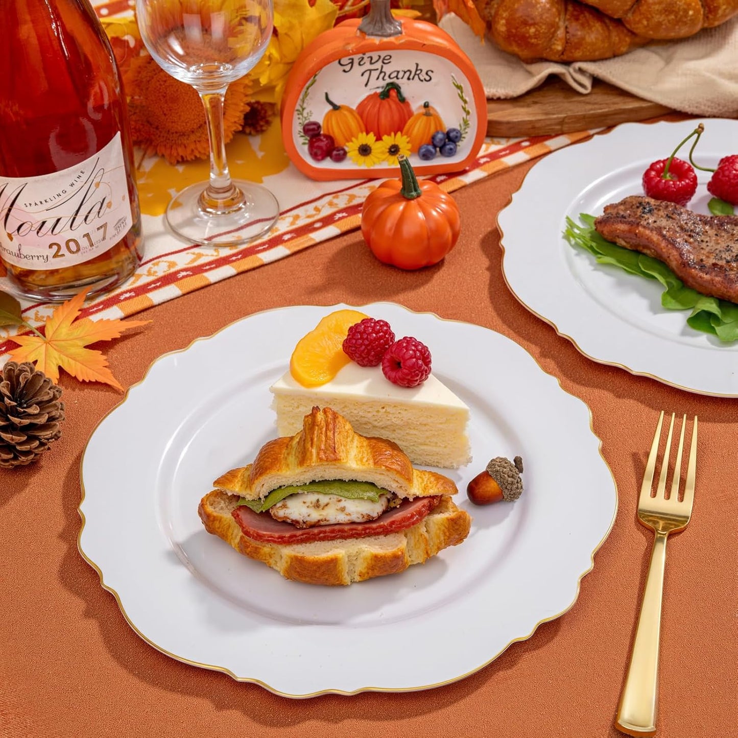 WDF 60pcs Gold Plastic Dinner Plates -10.25inch Baroque White and Gold Plates Fancy Heavy Duty Fall Plastic Plates for Upscale Thanksgiving Parties & Wedding & Birthday