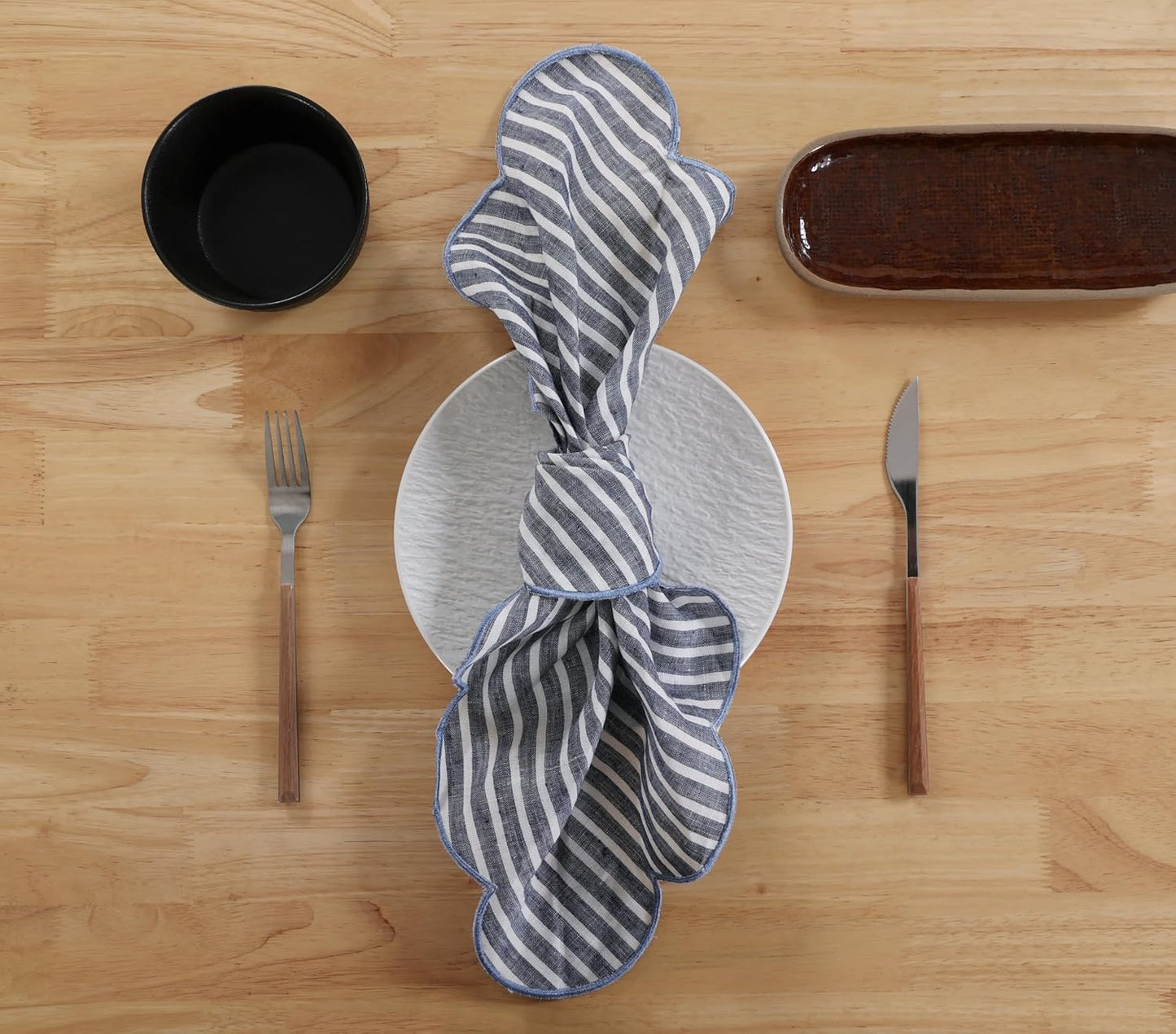 100% French Flax Linen Cloth Napkins Scalloped Embroidery 20’’x20’’ for Dinners, Parties, Weddings, Decorative Halloween, Spring, Easter, Set of 4 Pcs, Blue Pinstripe(Edges-Blue)