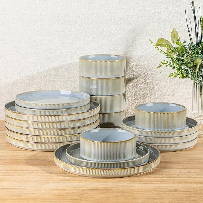 TheTerra Ceramic Dinnerware Sets for 6, 18 Pieces Porcelain Lightweight Speckled Plates and Bowls Sets, Scratch Resistant Dish Set, Oven & Microwave & Dishwasher Safe, Illusion Blue