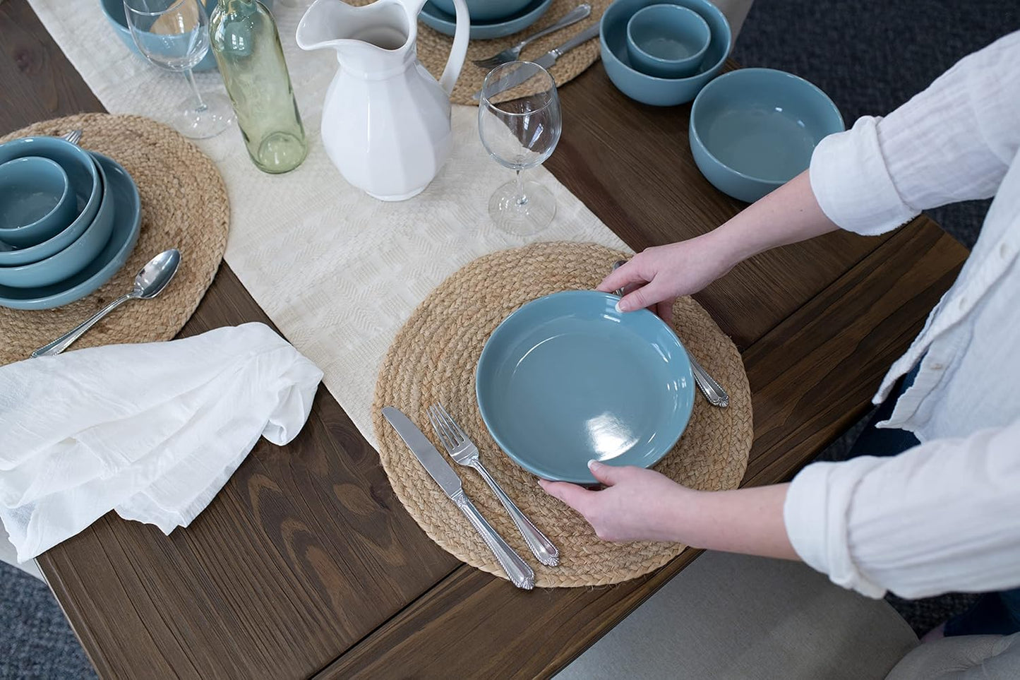 Elanze Designs Bistro Glossy Ceramic 8.5 inch Shallow Pasta Dinner Bowls Set of 4 - Perfect for Everyday uses from Italian Style Pasta to Caesar Salad, and Ramen to Pho, Ice Blue