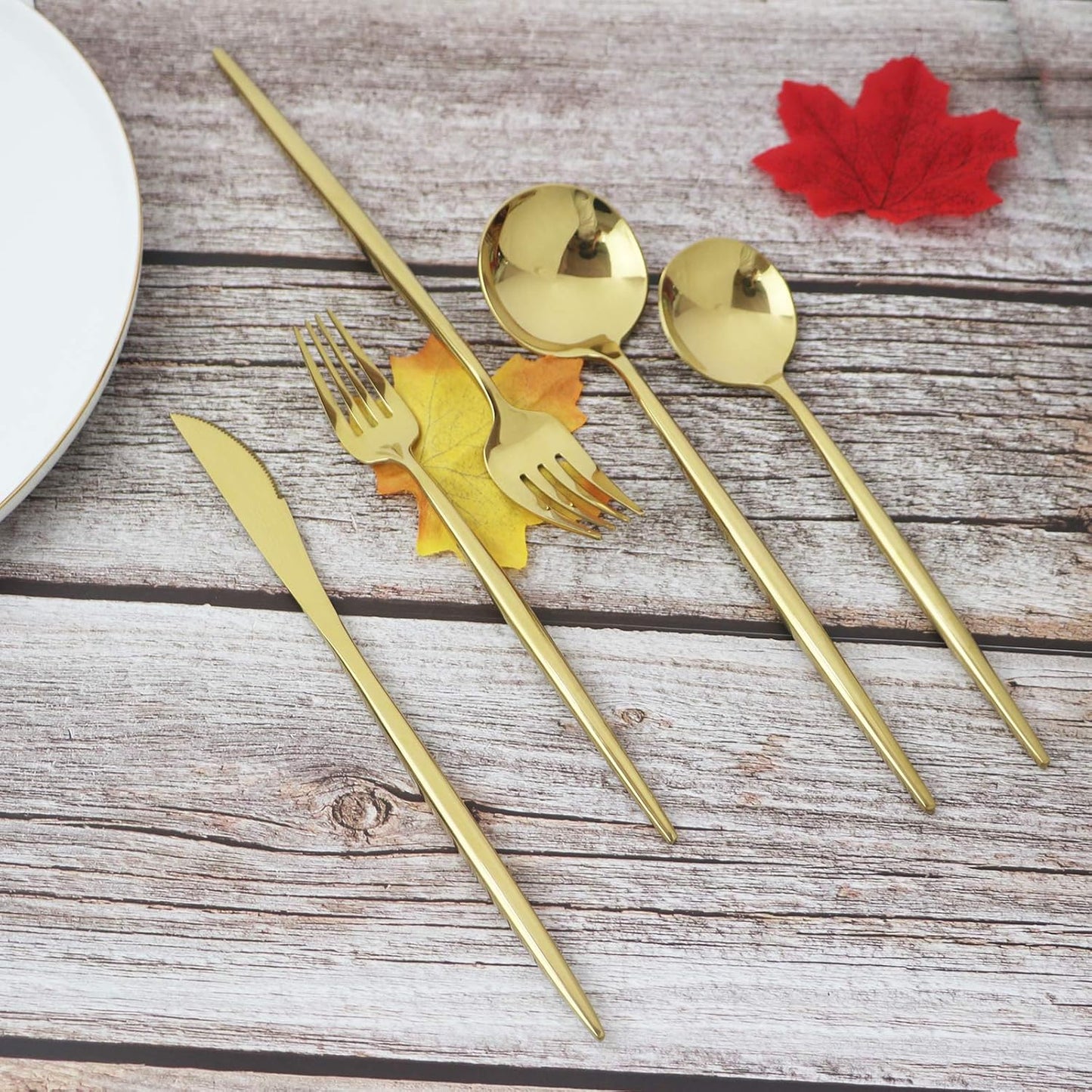 JASHII 20 Pieces Flatware Set, 18/10 Stainless Steel Utensils, Service for 4, Heavy Duty Silverware Gift, Dishwasher Safe, Mirror Polished Dinner Knife, Fork, Spoon for Restaurant (Gold)