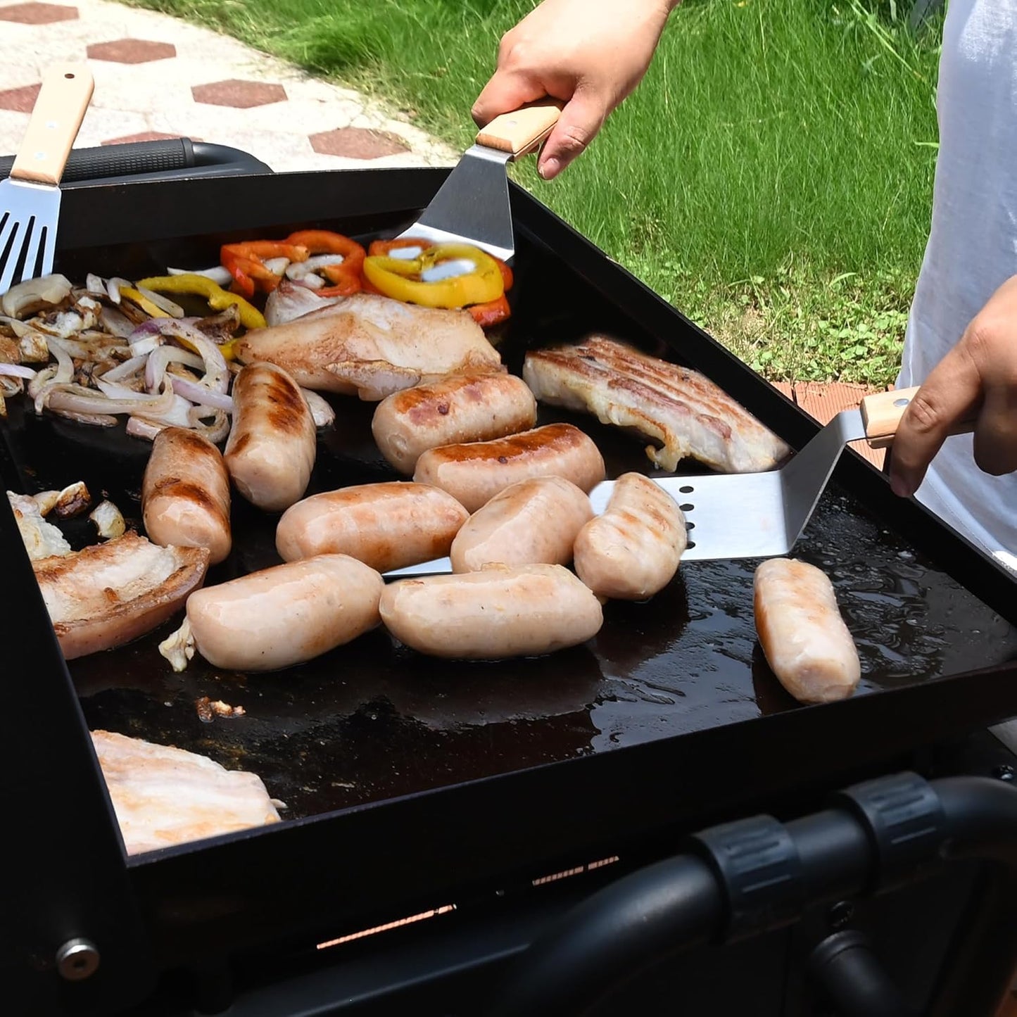 3-Piece Griddle Spatula Set for Flat Top Grill – Stainless Steel Turner Kit with Wooden Handles, Heavy Duty BBQ Accessories for Teppanyaki, Outdoor Cooking & Smash Burgers