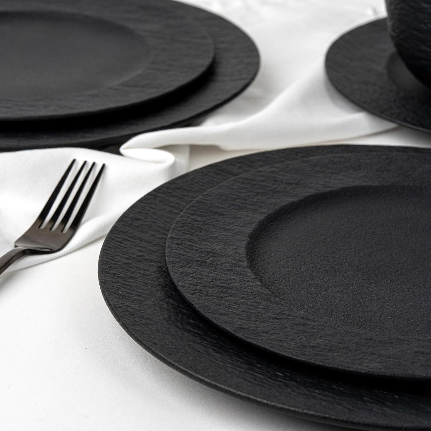 MIAMIO - 16-pc Dinnerware Set Black/Modern Ceramic Tableware/Dinnerware/Set for 4 Persons - Oasis Collection