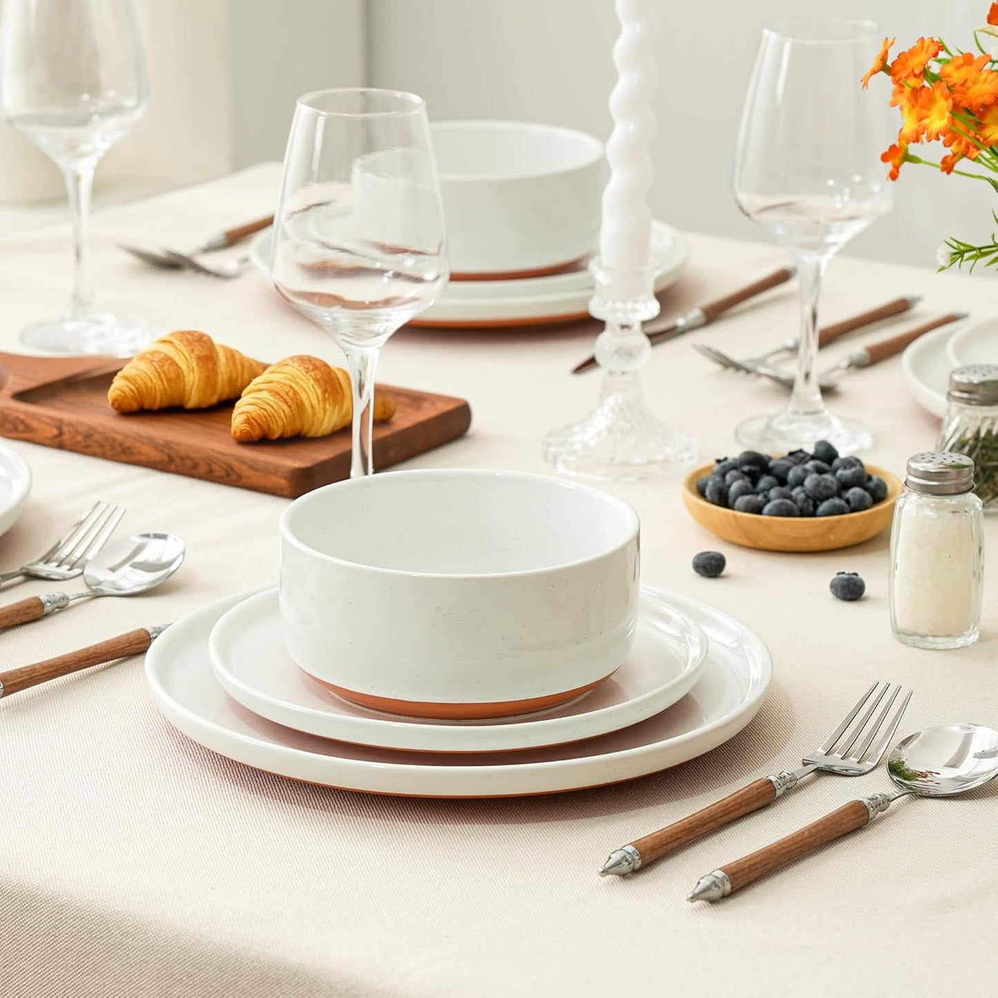 24 Piece Ceramic Dinnerware Set for 8, Modern Minimalist Stoneware Dinner Plates and Bowls, Microwave Safe, Dishwasher Safe, Versatile for All Seasons, Stardust Glaze White