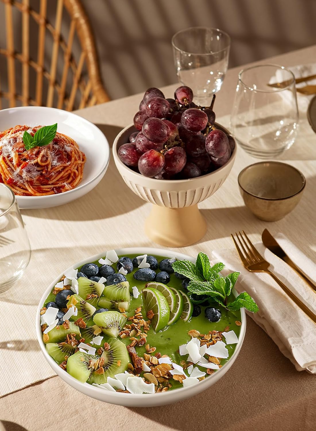 Quatish 35oz Pasta Bowls Set of 6, 8.5" Large Salad Bowls Soup Bowl for Kitchen, Microwave & Dishwasher Safe, Porcelain Wide and Shallow Serving Bowl, White Dinner Plates, Dinnerware Set, Gift