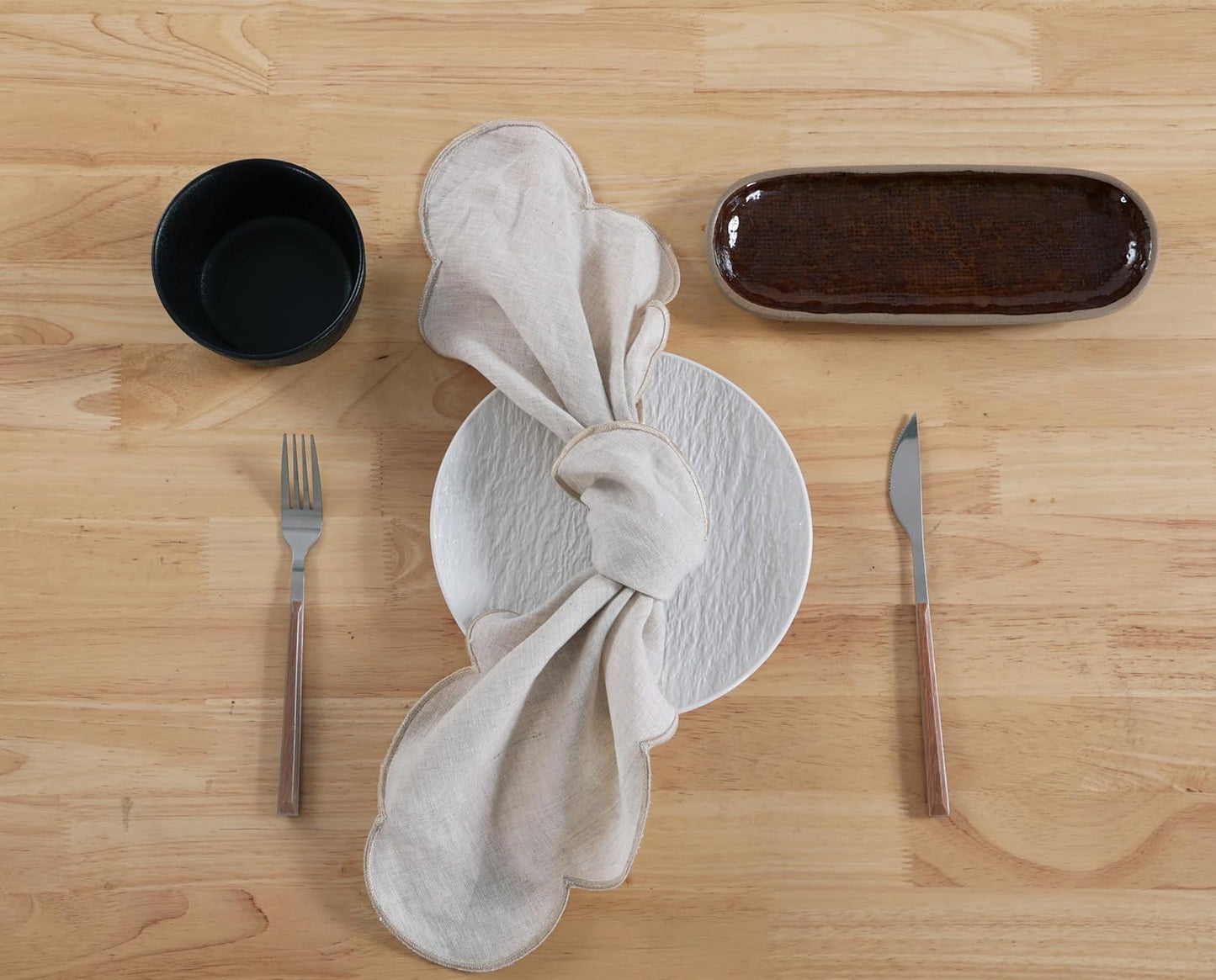 100% French Flax Linen Cloth Napkins Scalloped Embroidery 20’’x20’’ for Dinners, Parties, Weddings, Decorative Halloween, Spring, Easter, Set of 4 Pcs, Natural Linen(Edges-Gold)