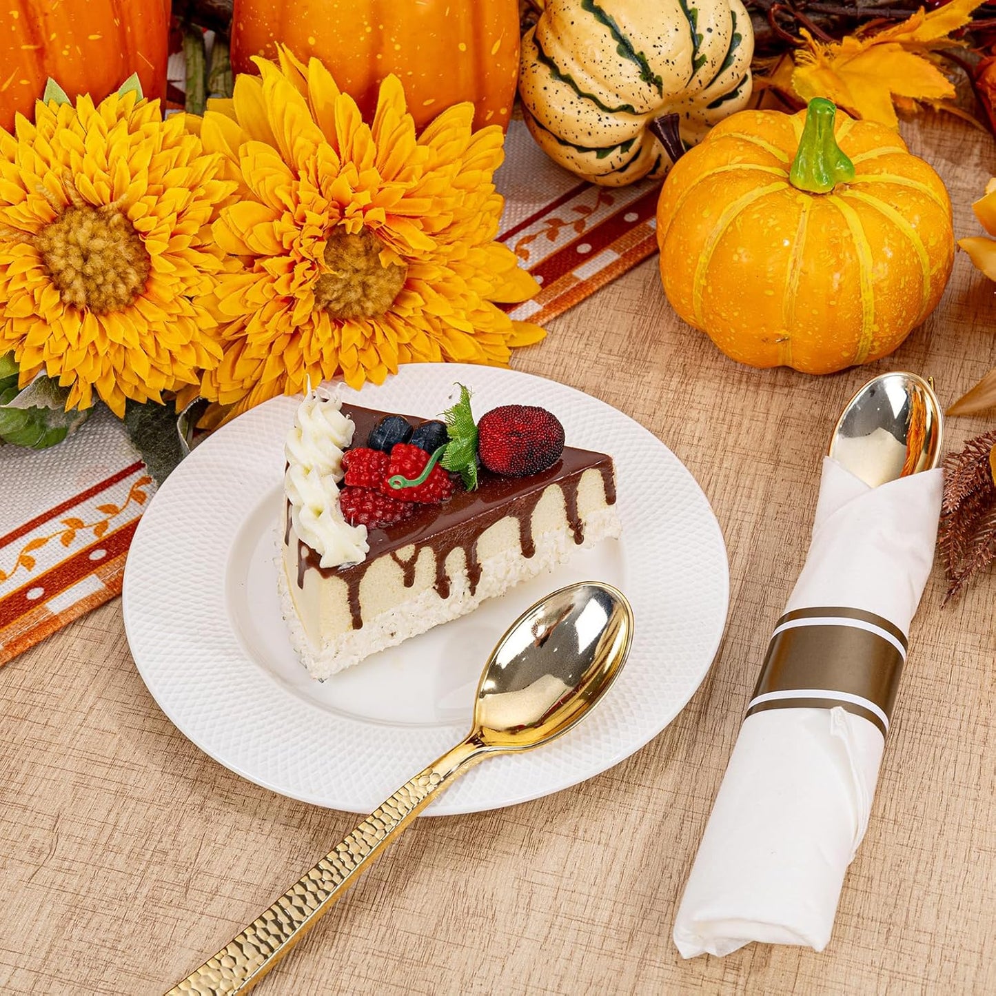 WELLIFE 400PCS Gold Plastic Silverware, Pre Rolled Silverware Set Disposable,Plastic Cutlery Includes: 100 Forks, 100 Knives, 100 Spoons, 100 Napkins, Cutlery Set Disposable for Thanksgiving